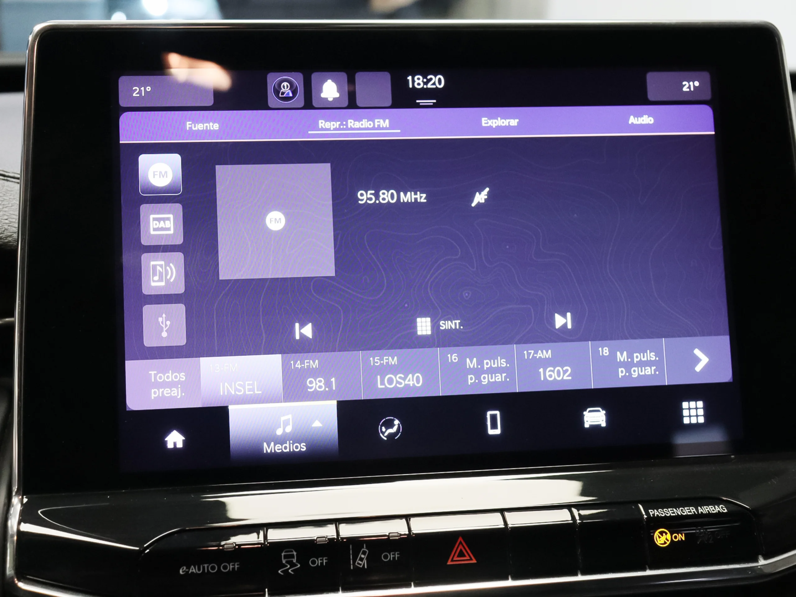 Jeep Compass eHybrid 1.5 MHEV Longitude DCT 96 kW (130 CV) - Foto 20