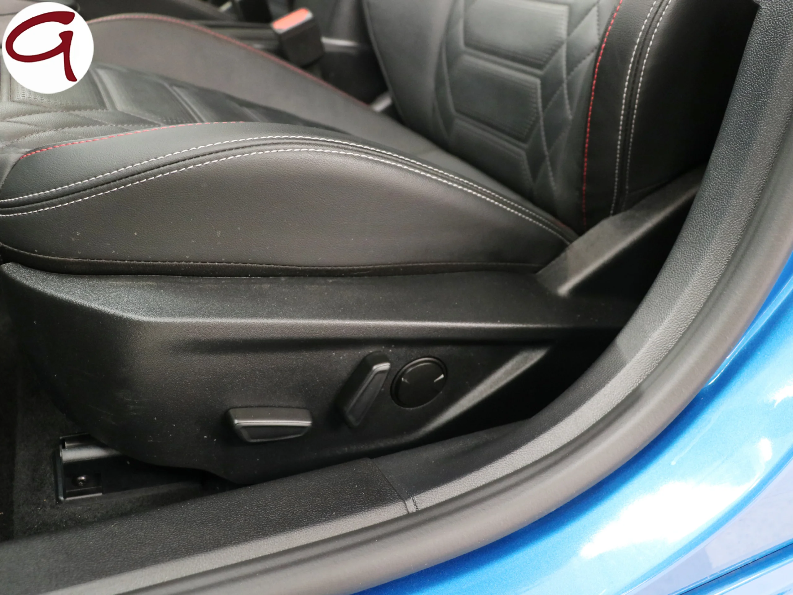 Ford Focus 1.0 Ecoboost MHEV ST-Line X Auto 114 kW (155 CV) - Foto 8