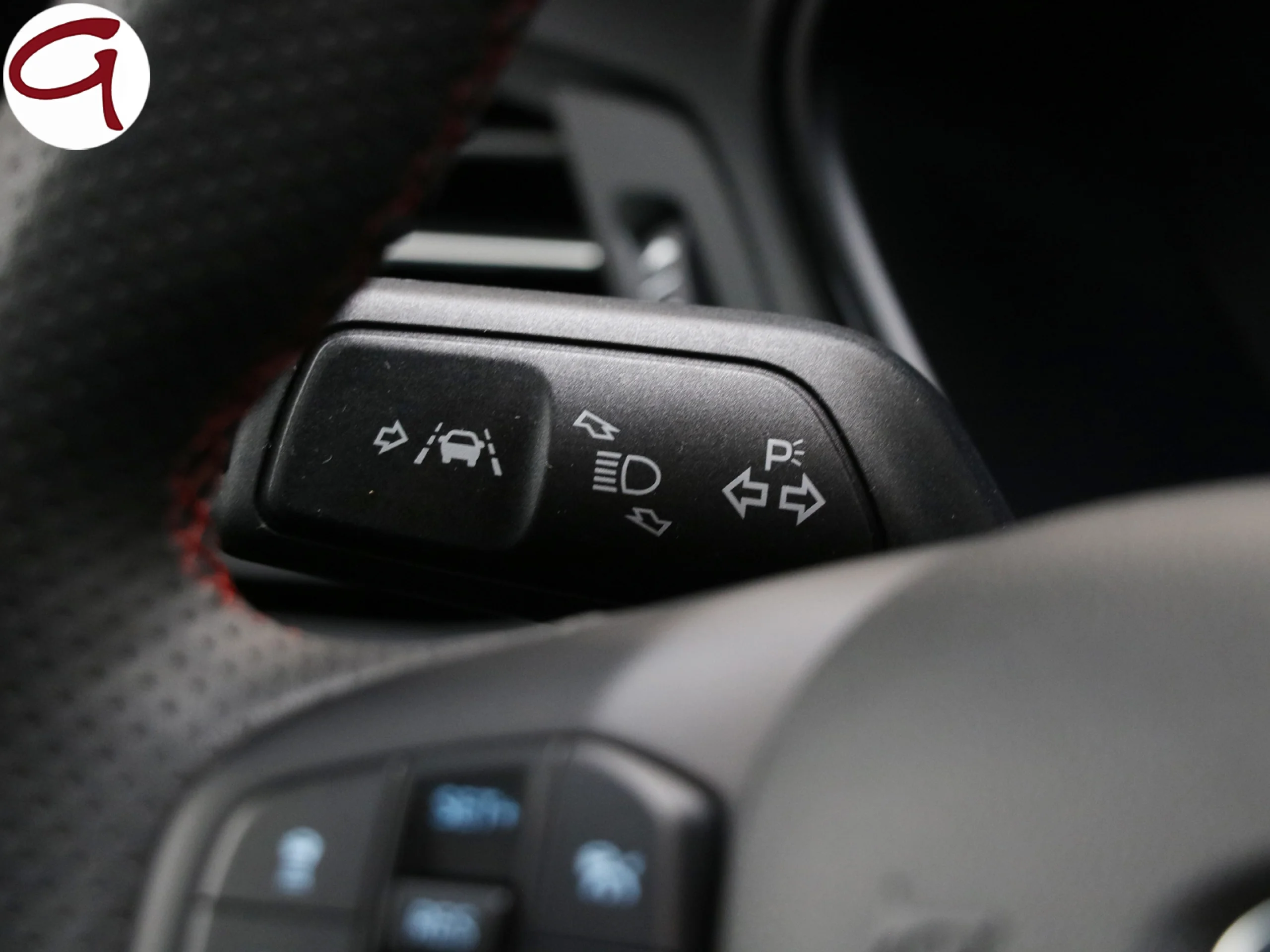 Ford Focus 1.0 Ecoboost MHEV ST-Line X Auto 114 kW (155 CV) - Foto 38