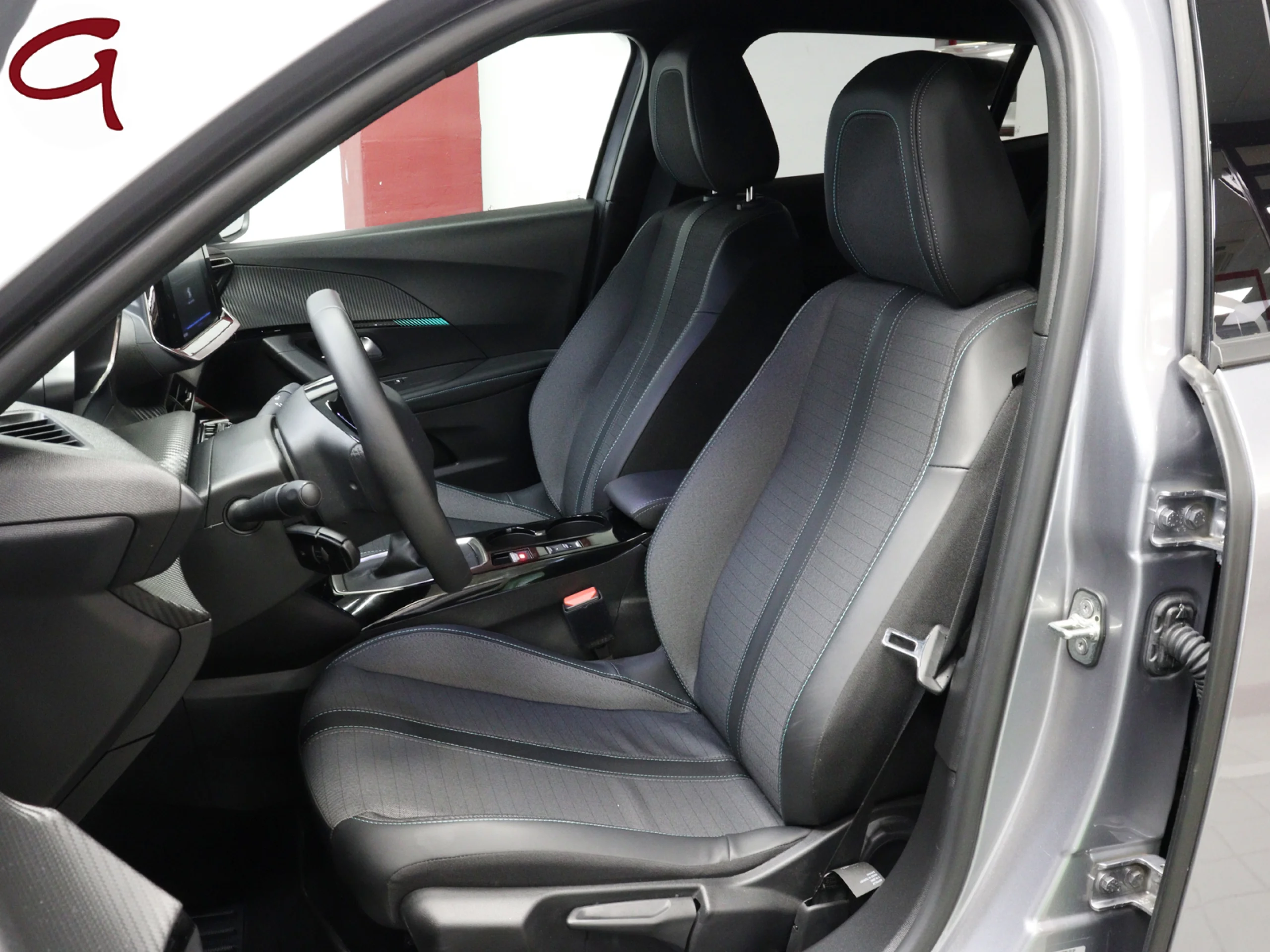 Peugeot 2008 PureTech 100 S&S Allure 75 kW (100 CV) - Foto 6