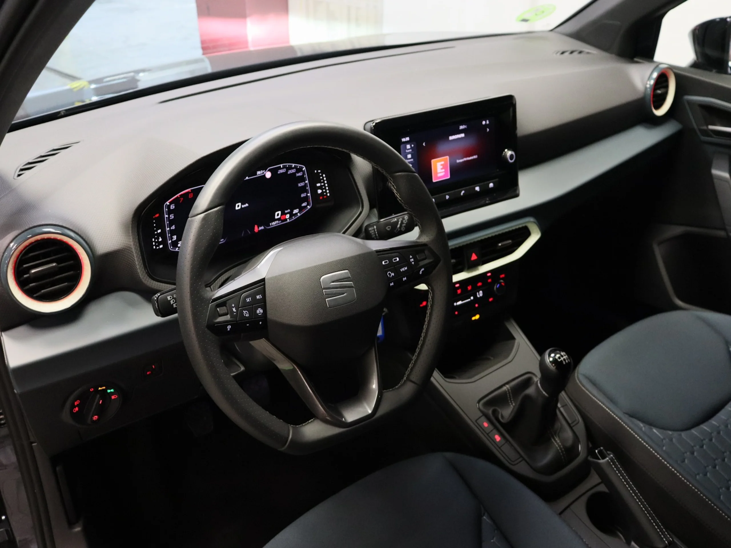 SEAT Arona 1.0 TSI S&S Style+ 85 kW (115 CV) - Foto 3