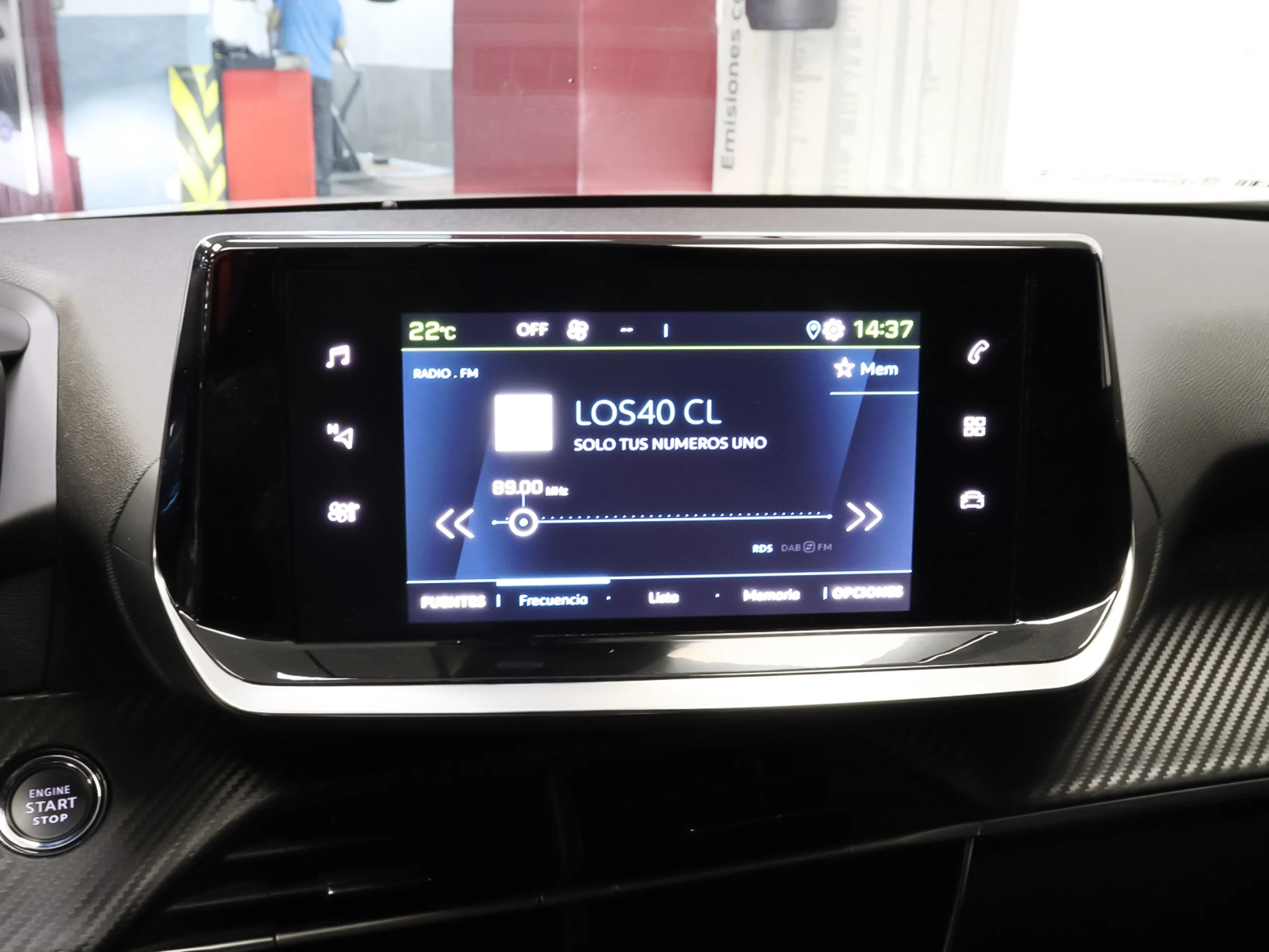 Peugeot E-2008 Eléctrico Allure Pack 100 kW (136 CV) - Foto 12