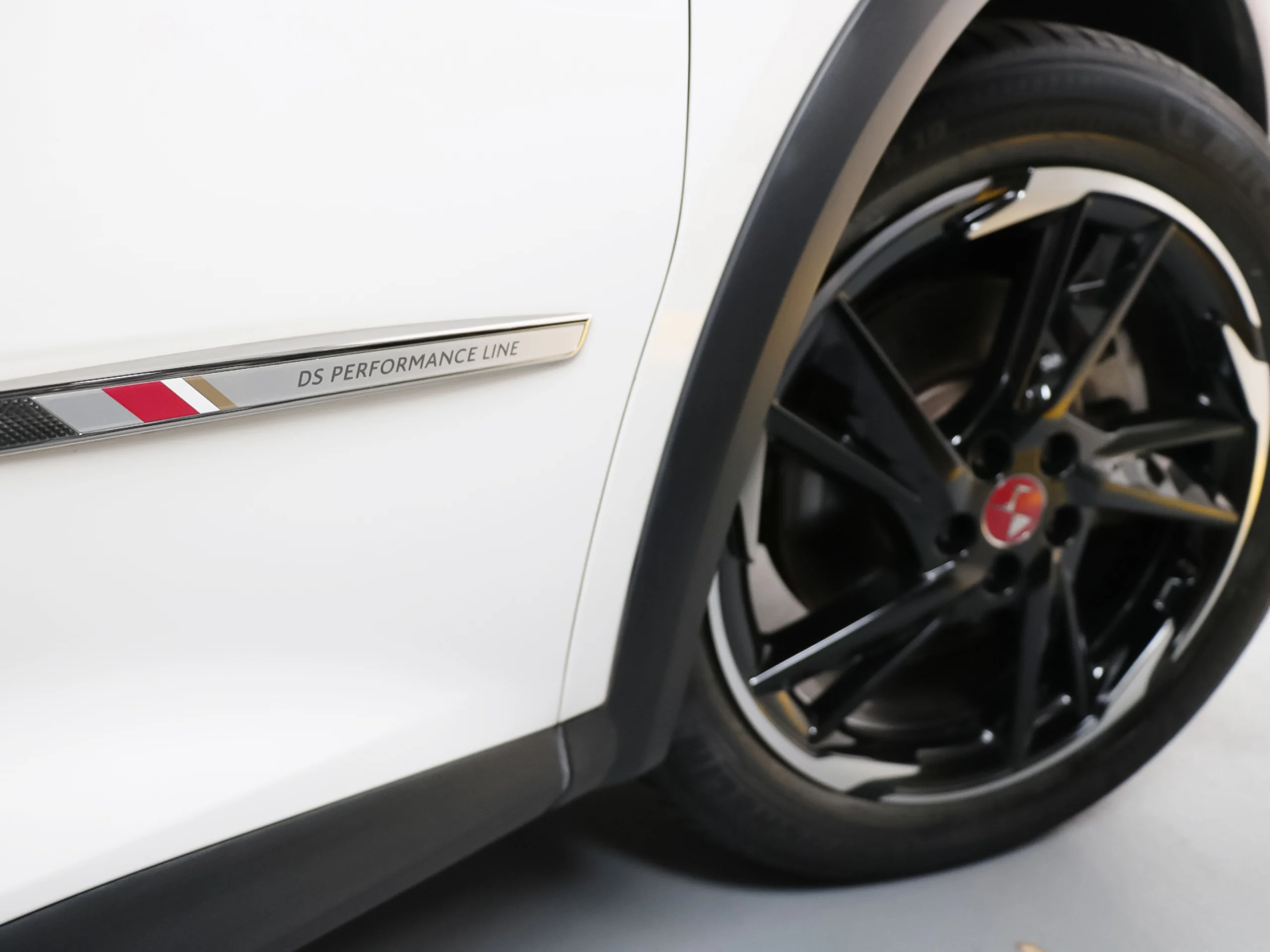 DS DS7 Crossback E-Tense 300 Performance Line+ 4WD Auto 221 kW (300 CV) - Foto 35