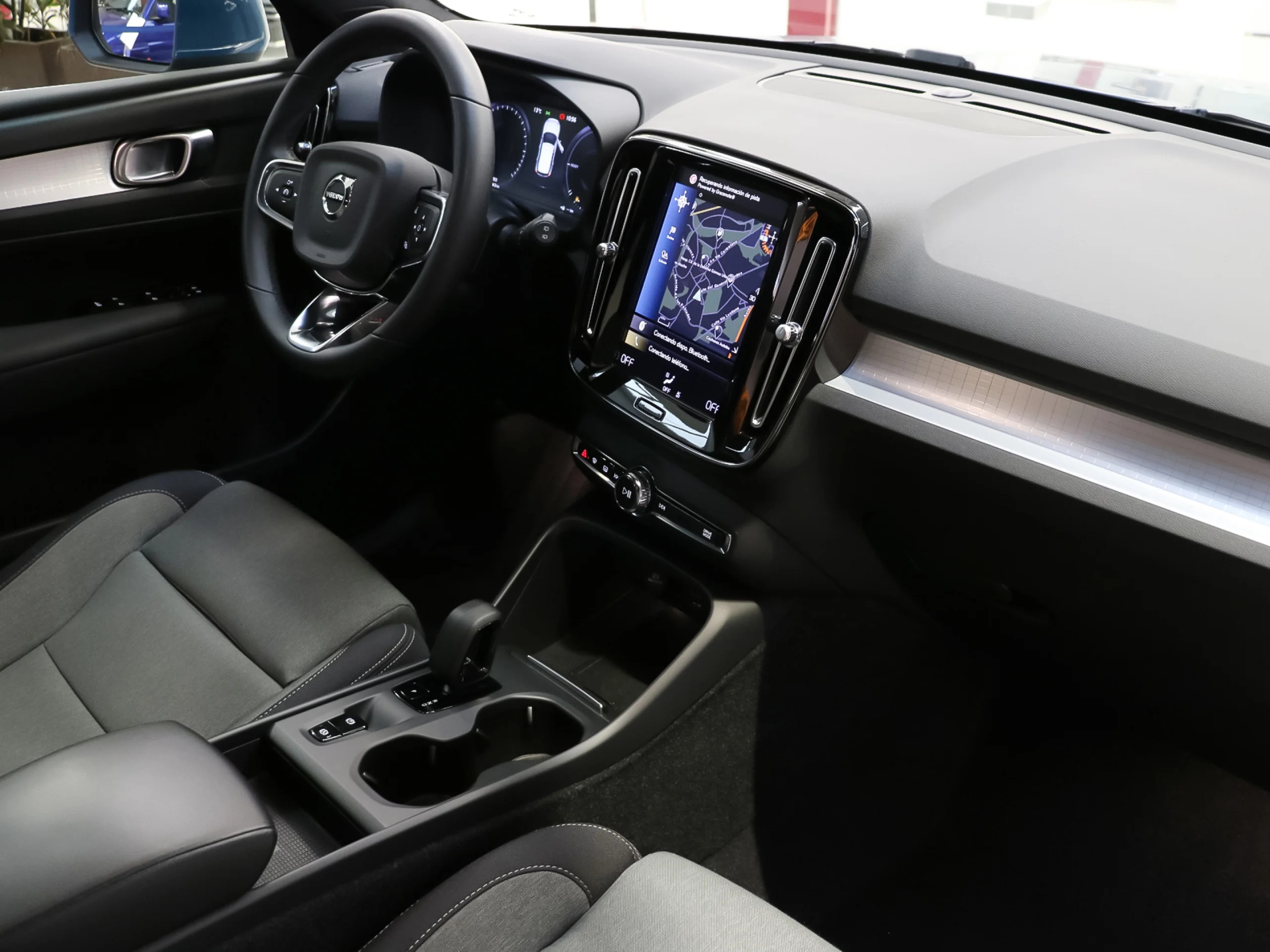 Volvo XC40 T4 PHEV Recharge Core Auto 155 kW (211 CV) - Foto 5