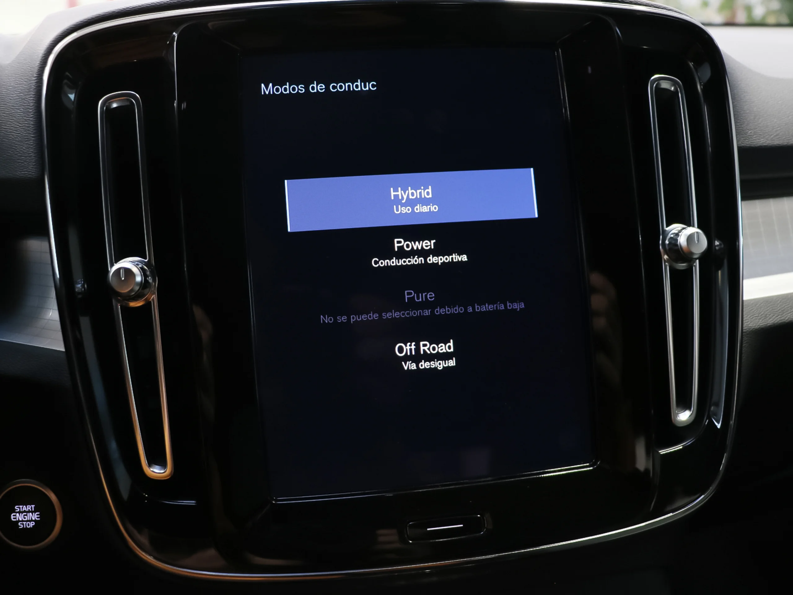 Volvo XC40 T4 PHEV Recharge Core Auto 155 kW (211 CV) - Foto 23