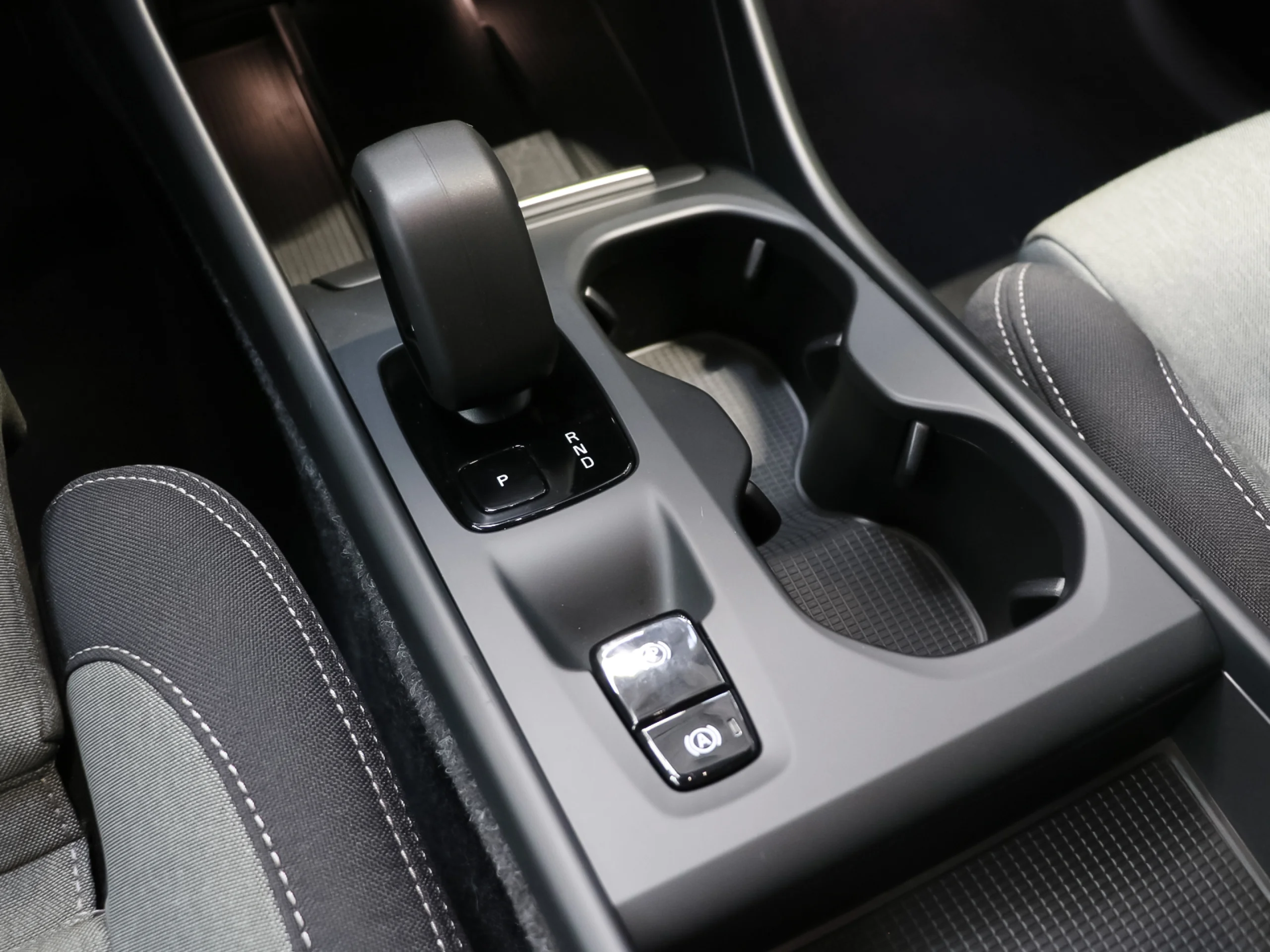 Volvo XC40 T4 PHEV Recharge Core Auto 155 kW (211 CV) - Foto 28