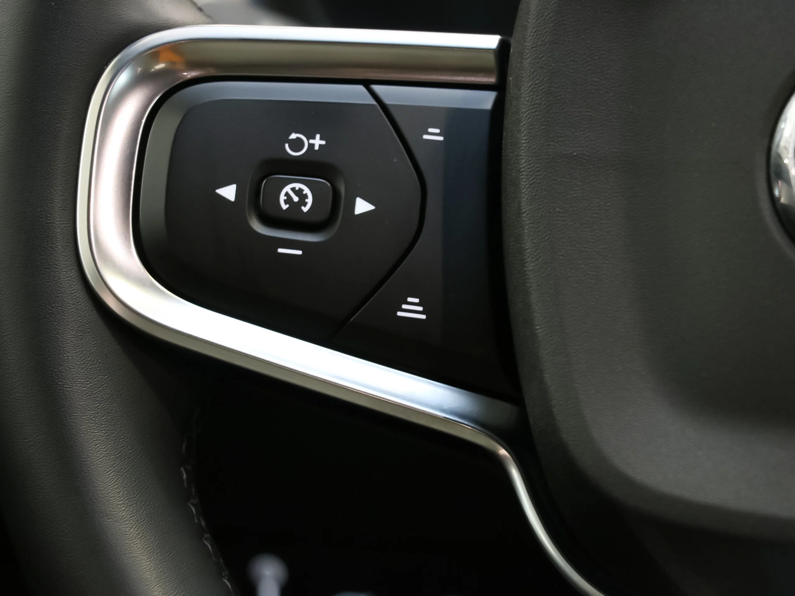 Volvo XC40 T4 PHEV Recharge Core Auto 155 kW (211 CV) - Foto 31