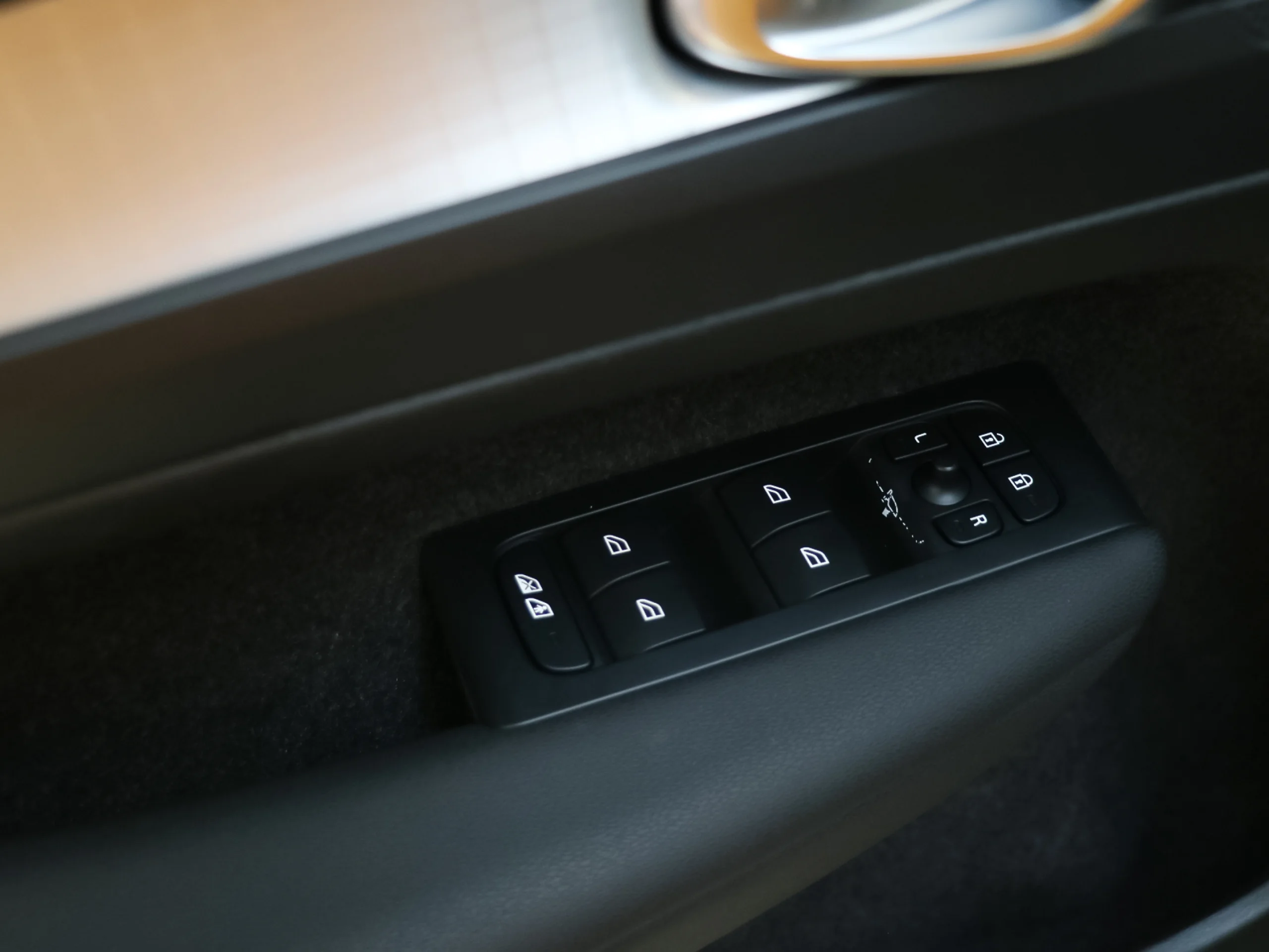 Volvo XC40 T4 PHEV Recharge Core Auto 155 kW (211 CV) - Foto 36