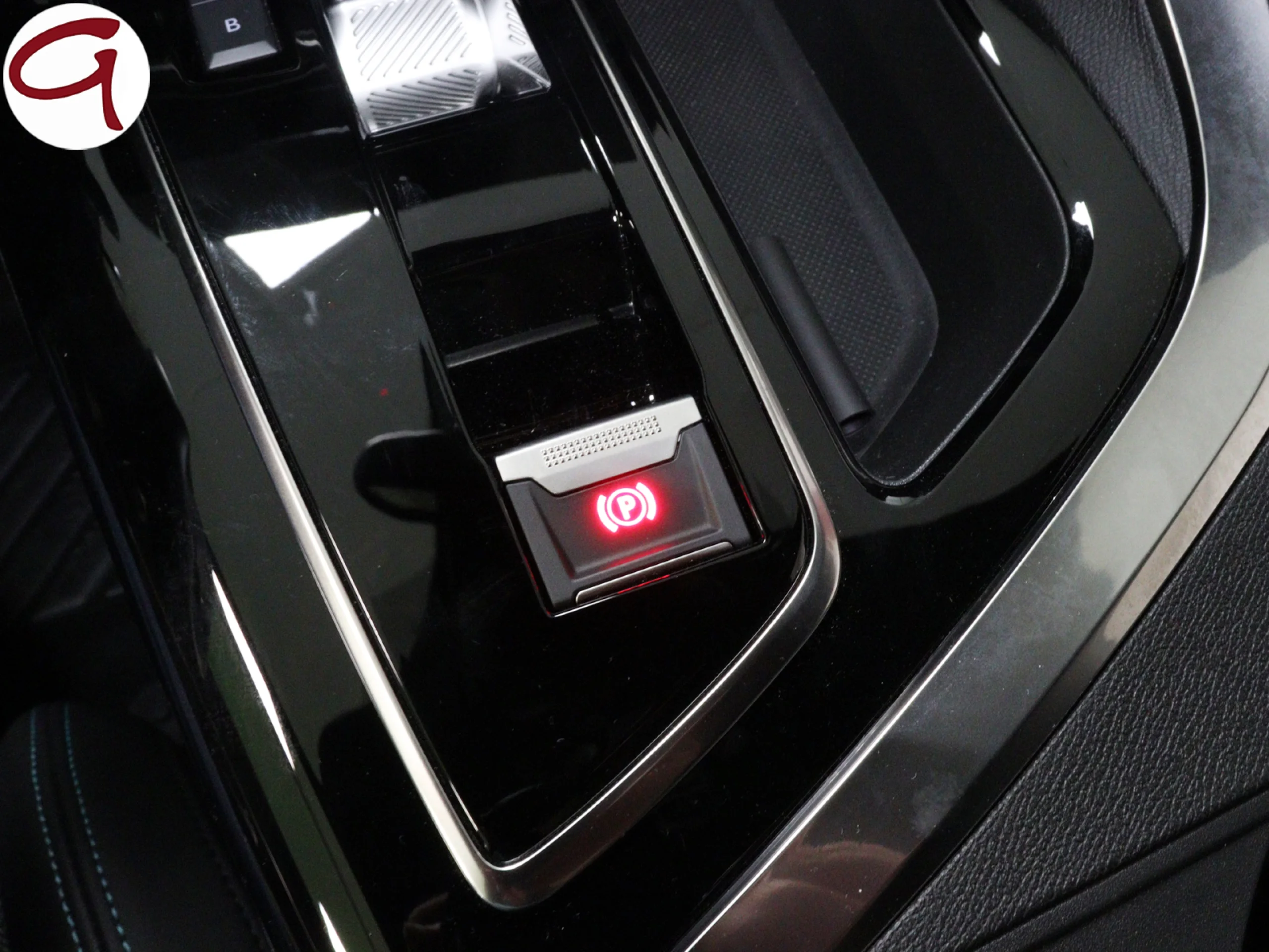 Peugeot 3008 Hybrid 180 Allure Pack e-EAT8 132 kW (180 CV) - Foto 18