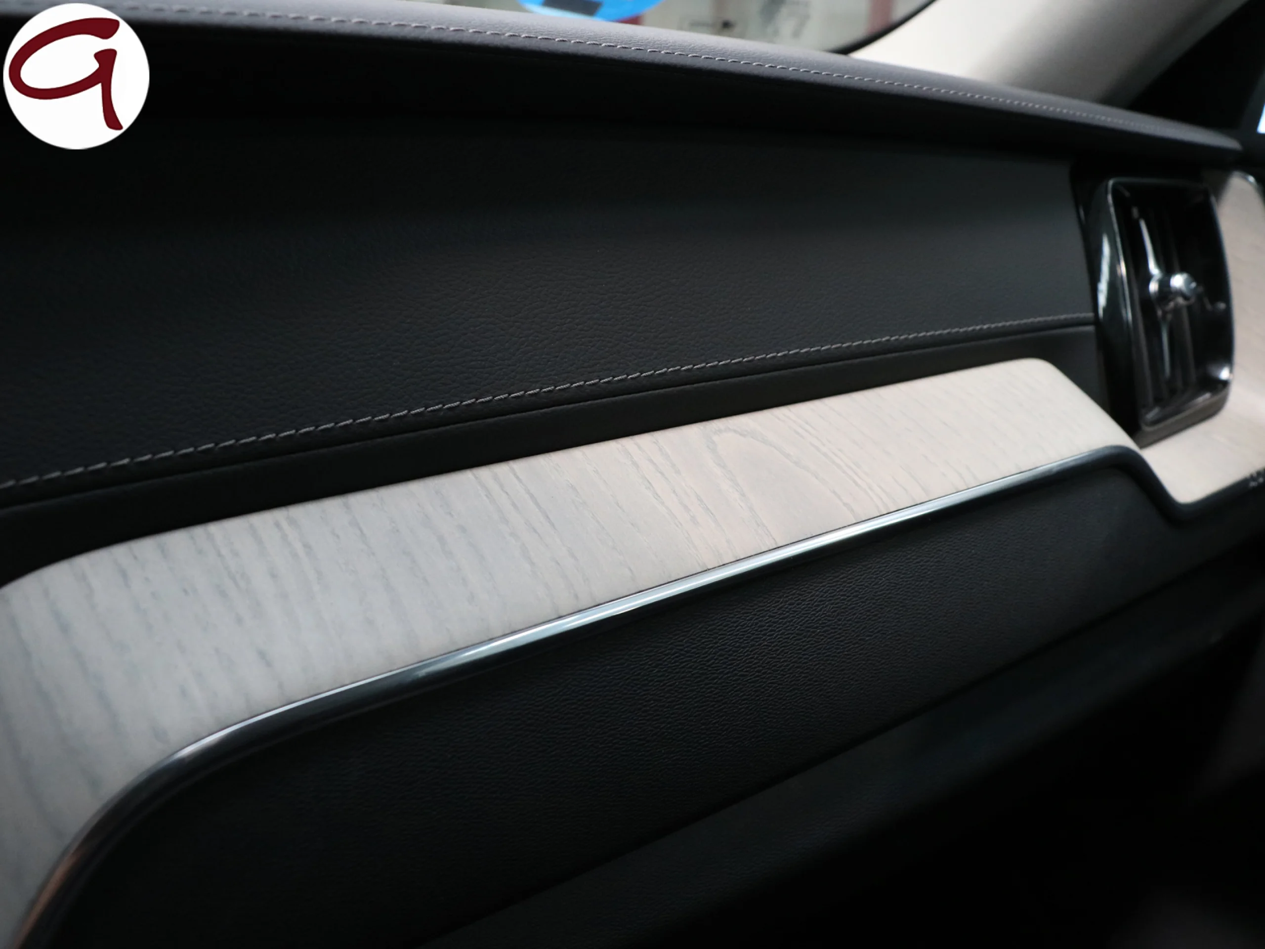 Volvo XC60 T6 Recharge Inscription AWD Auto 250 kW (340 CV) - Foto 36