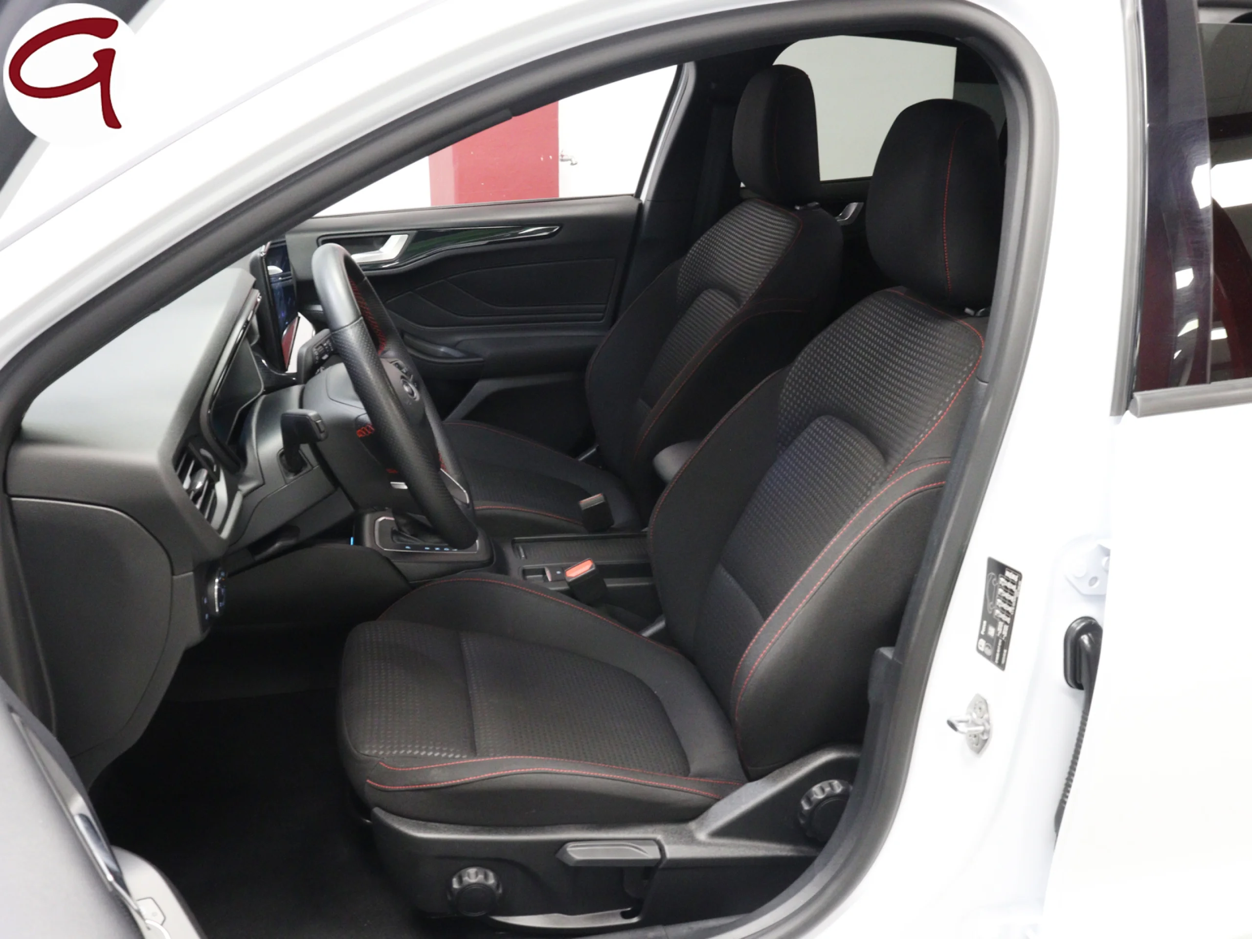 Ford Focus 1.0 Ecoboost MHEV ST-Line Auto 114 kW (155 CV) - Foto 6