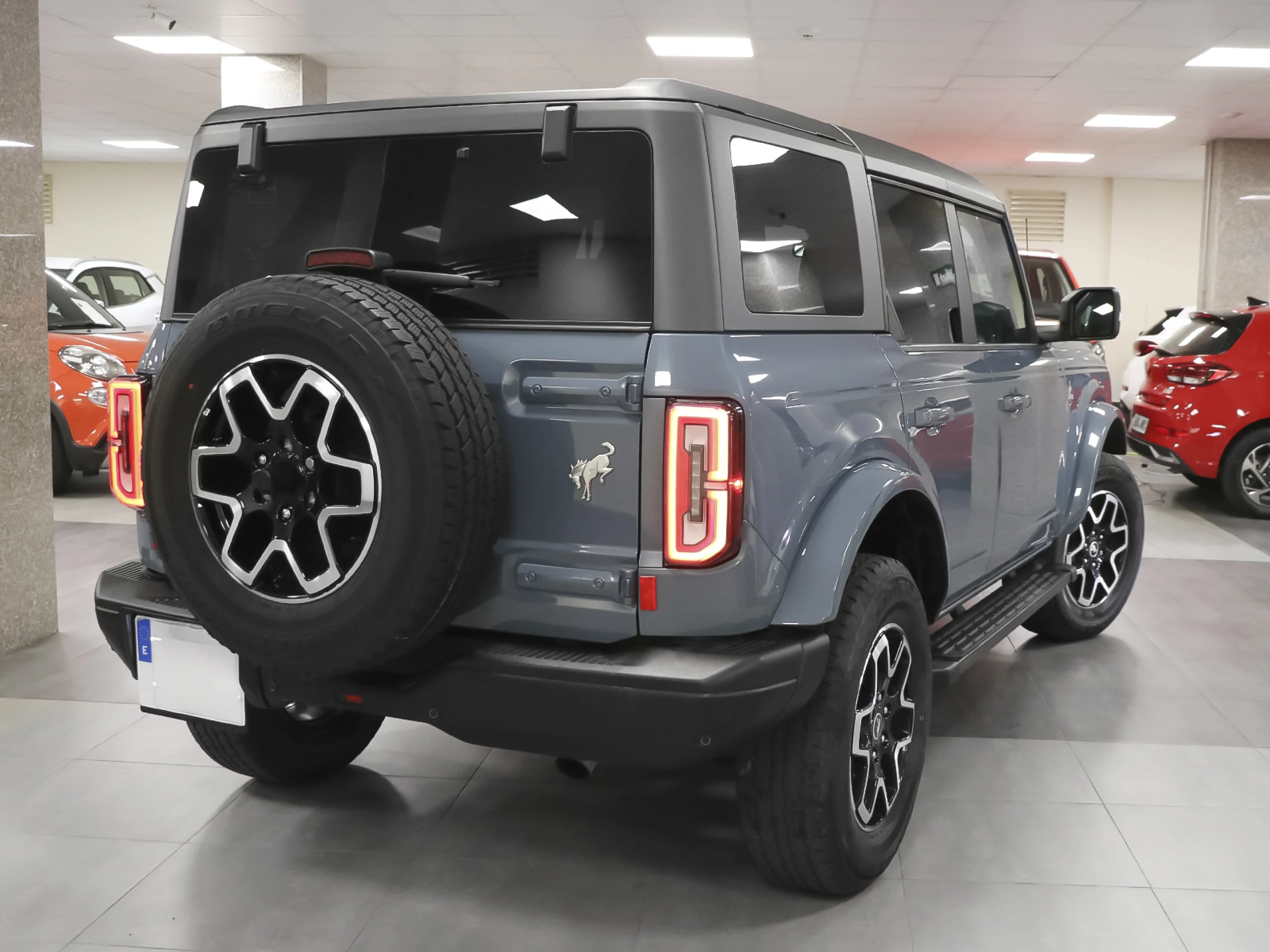 Ford Bronco 2.7 EcoBoost V6 Outer Banks 4x4 In Auto 246 kW (335 CV) - Foto 3