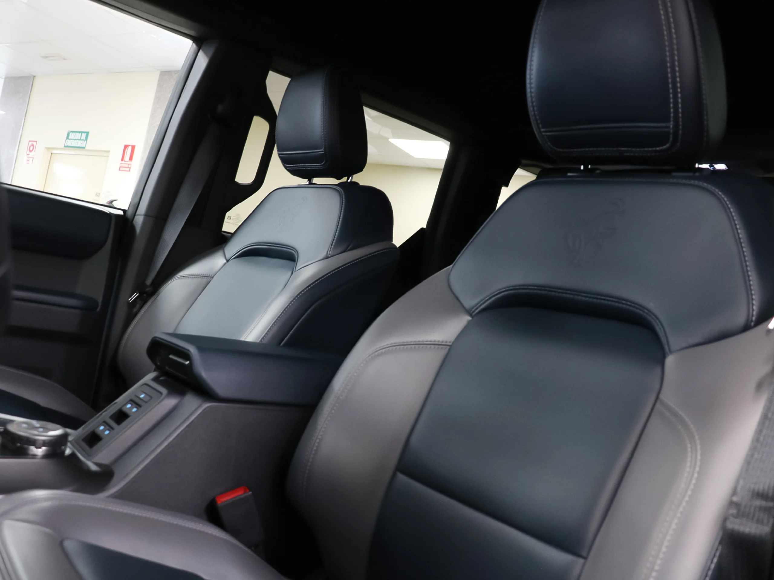 Ford Bronco 2.7 EcoBoost V6 Outer Banks 4x4 In Auto 246 kW (335 CV) - Foto 10