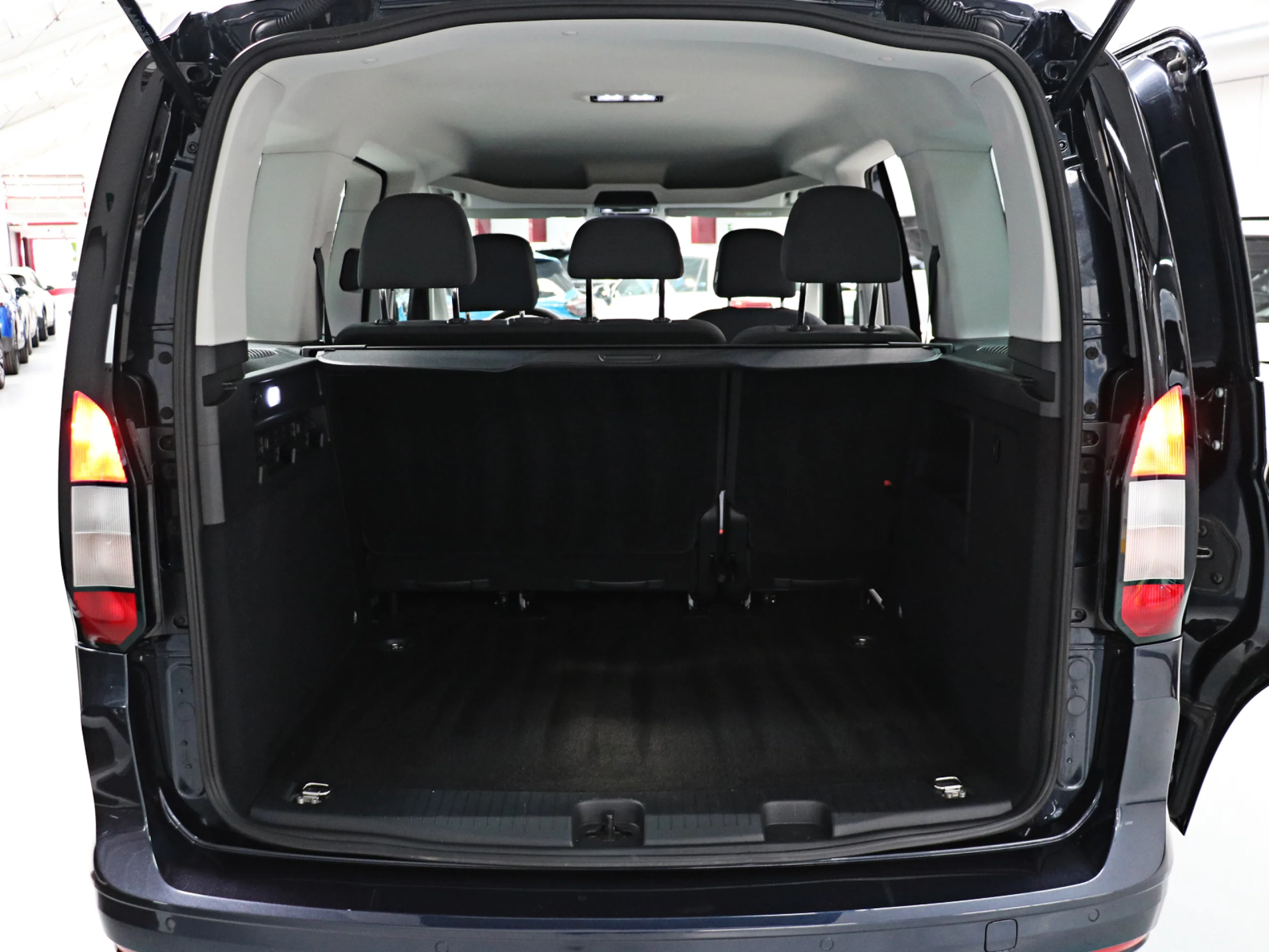 Ford Tourneo Connect 2.0 Ecoblue Trend 90 kW (122 CV) - Foto 32