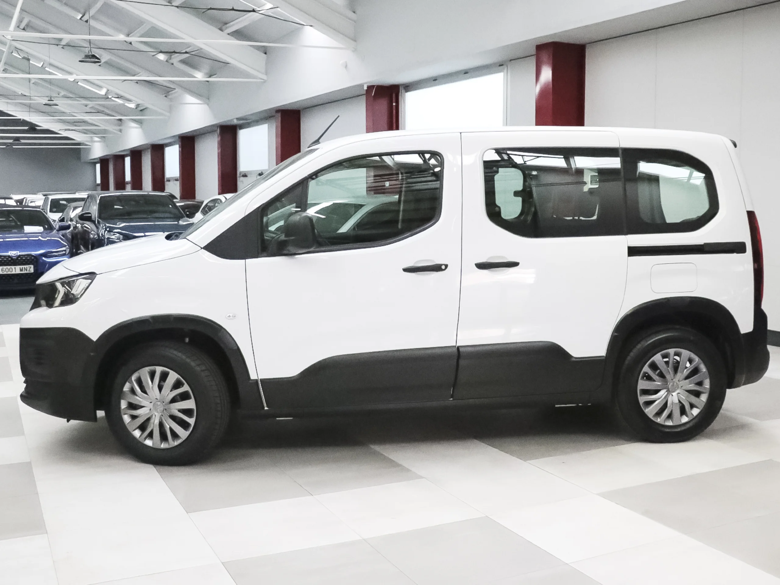 Peugeot E-Rifter Active Pack Standard 100 kW (136 CV) - Foto 2