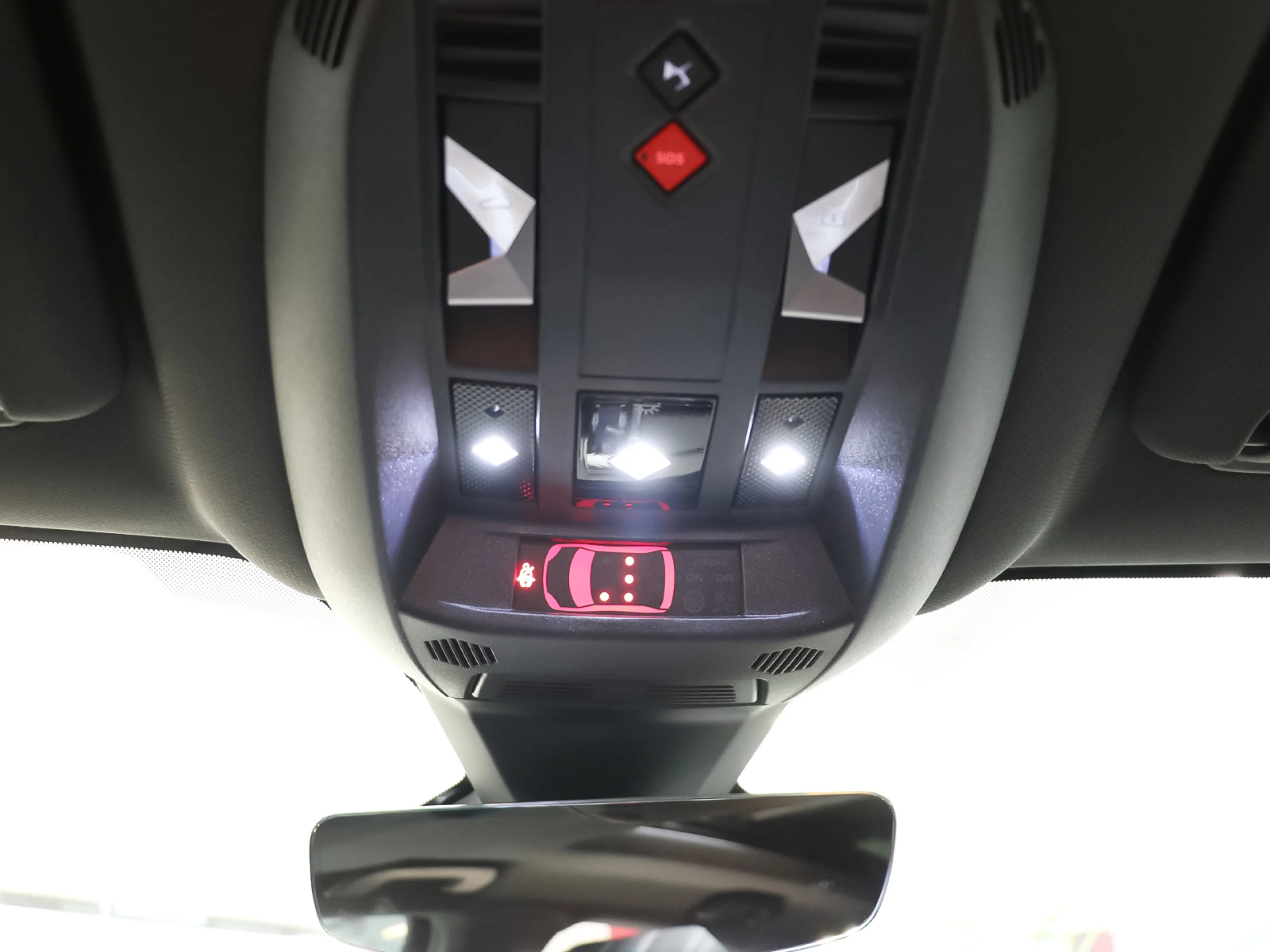 DS DS7 BlueHDi 130 Etoile AT 96 kW (130 CV) - Foto 31