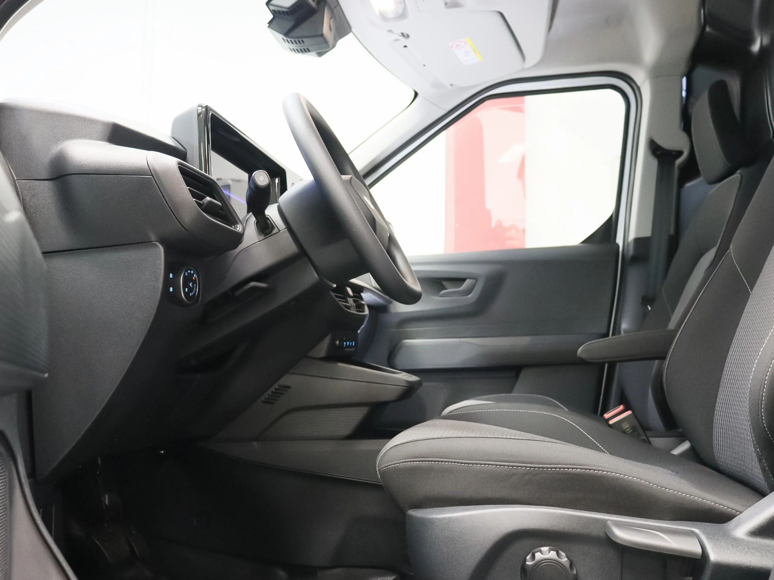 Ford Transit Courier Furgon BEV 54kWh Trend Auto 100 kW (136 CV) - Foto 5