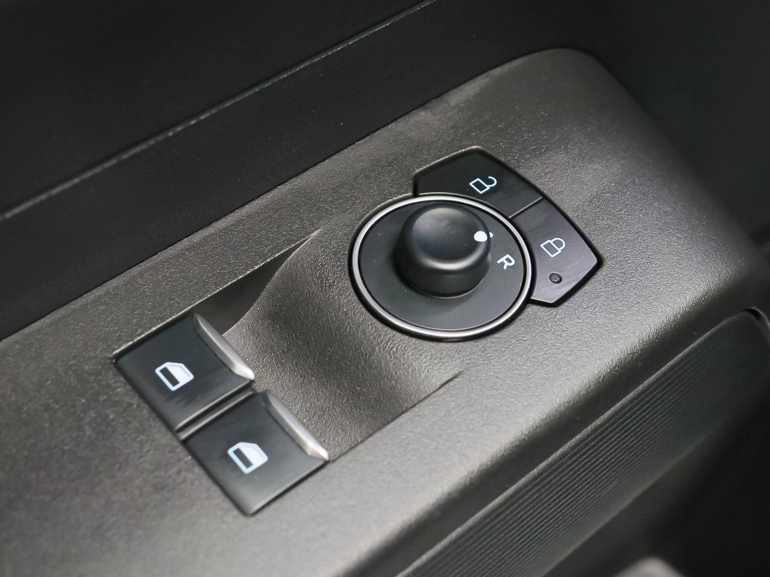 Ford Transit Courier Furgon BEV 54kWh Trend Auto 100 kW (136 CV) - Foto 7