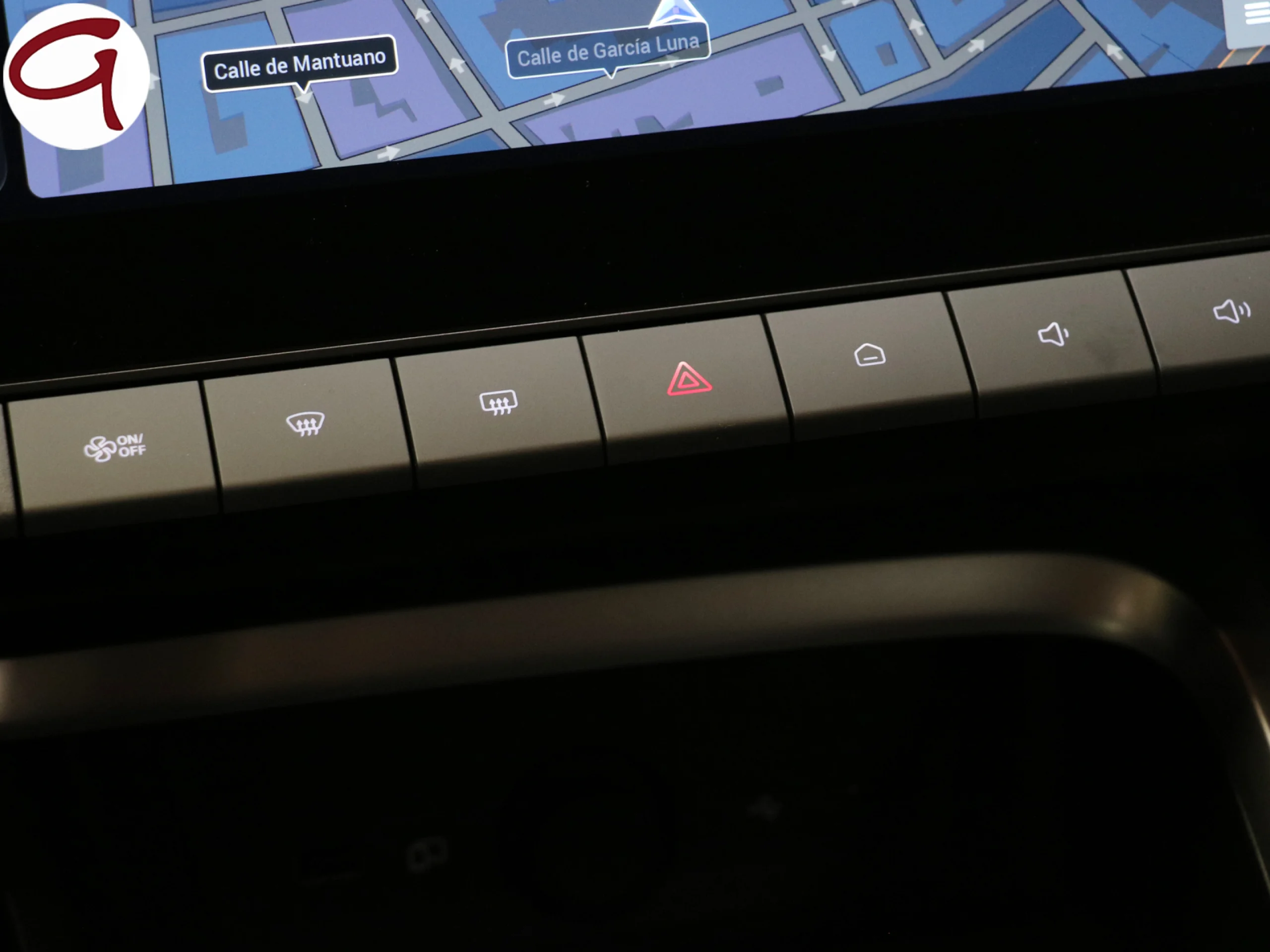 MG ZS 1.5 Hybrid+ Standard 145 kW (197 CV) - Foto 25