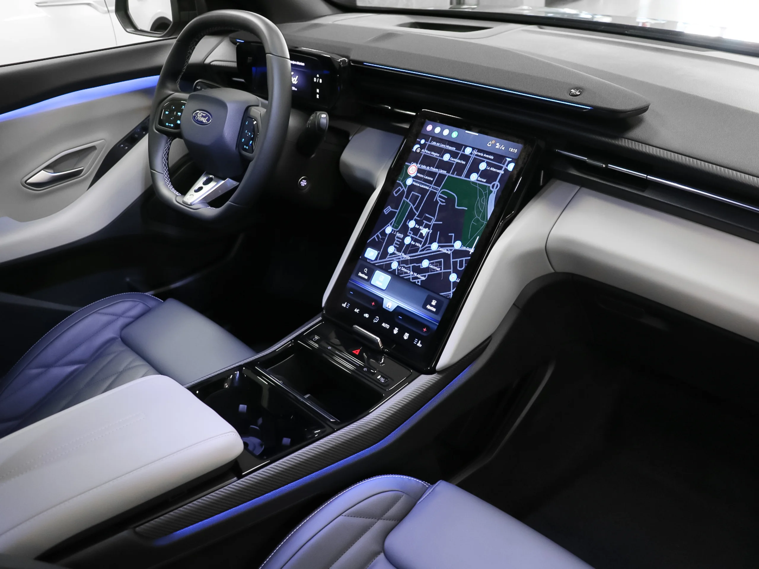 Ford Capri CX740L Premium R. Ext. AWD 77kWh 250 kW (340 CV) - Foto 4