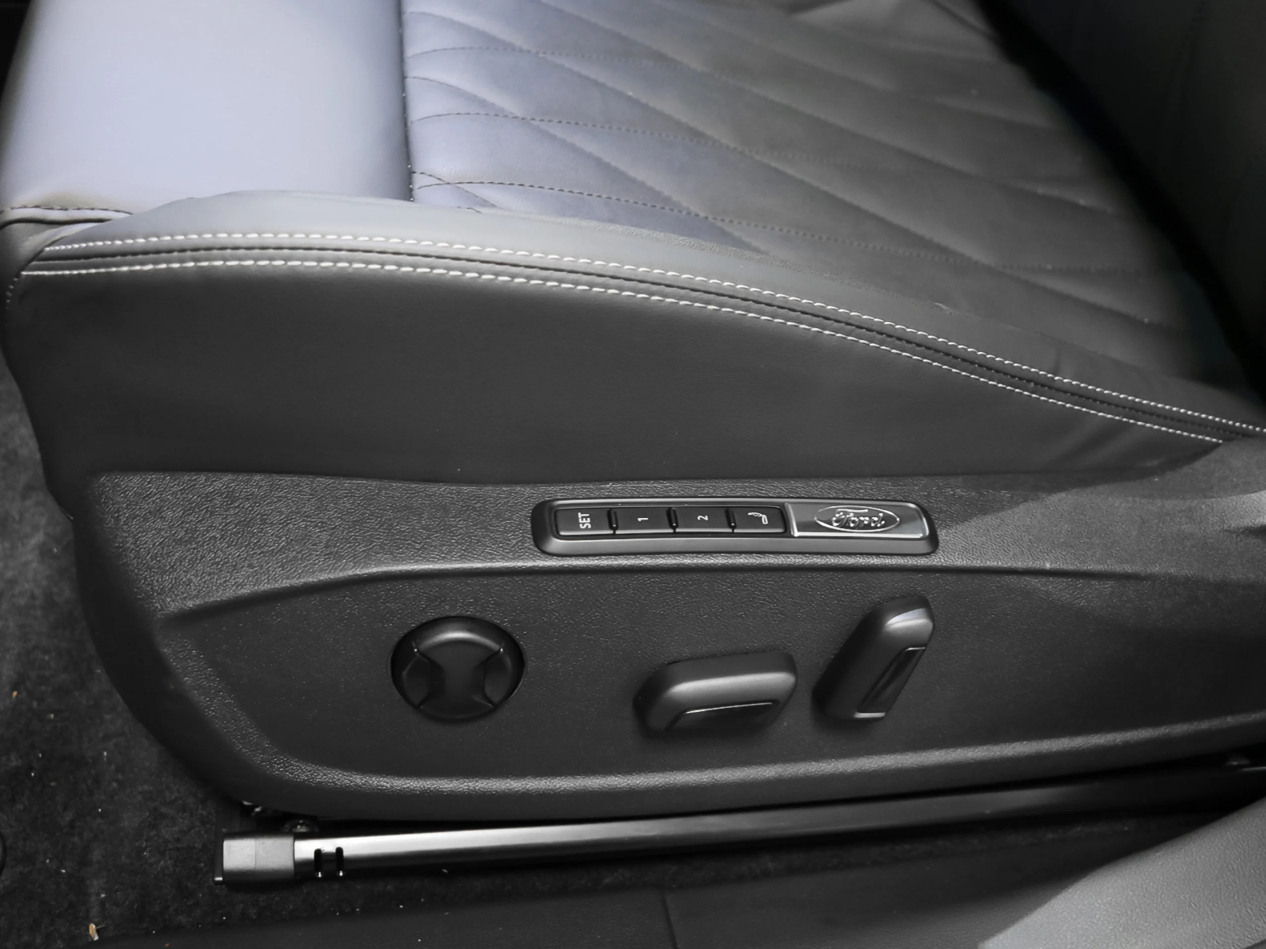 Ford Capri CX740L Premium R. Ext. AWD 77kWh 250 kW (340 CV) - Foto 7