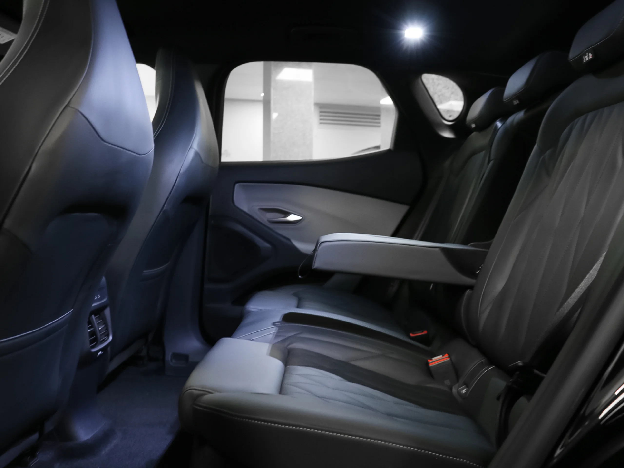 Ford Capri CX740L Premium R. Ext. AWD 77kWh 250 kW (340 CV) - Foto 10