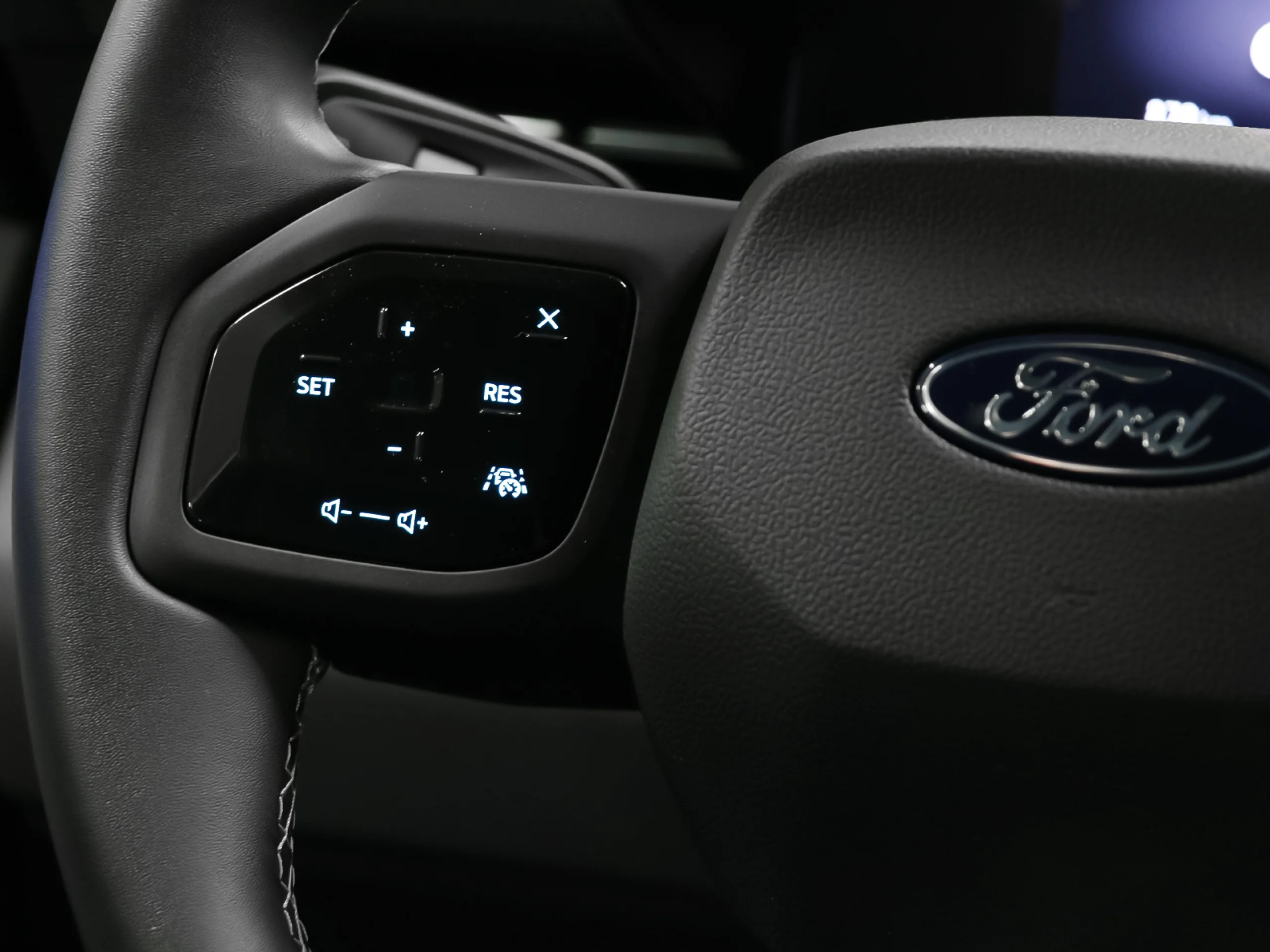 Ford Capri CX740L Premium R. Ext. AWD 77kWh 250 kW (340 CV) - Foto 36