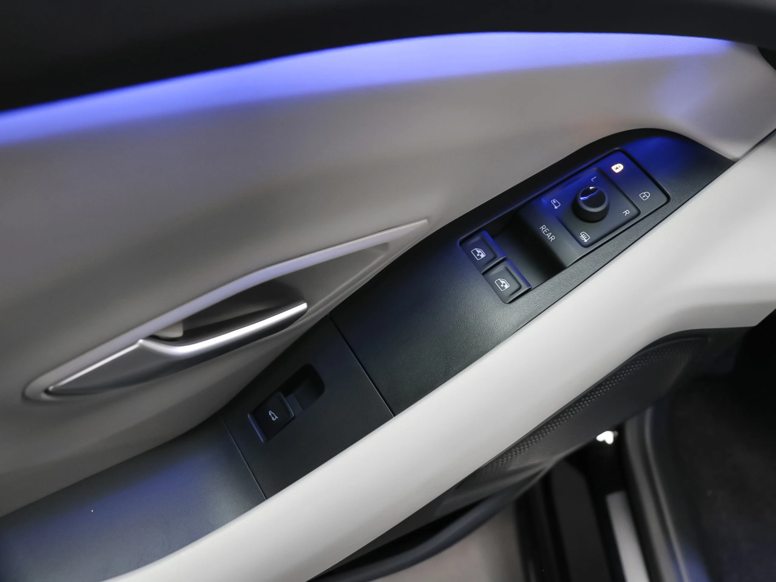 Ford Capri CX740L Premium R. Ext. AWD 77kWh 250 kW (340 CV) - Foto 44