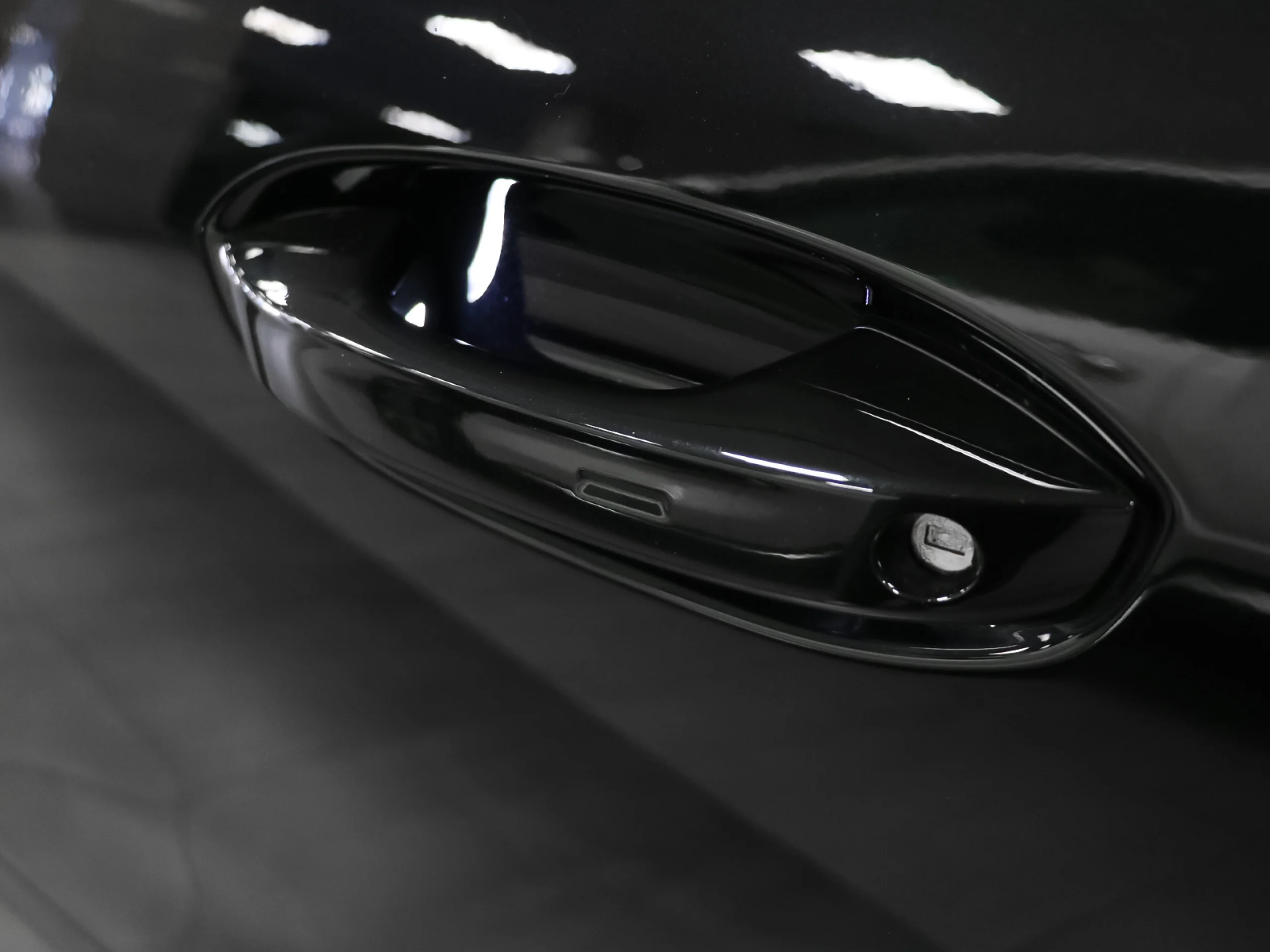 Ford Capri CX740L Premium R. Ext. AWD 77kWh 250 kW (340 CV) - Foto 45