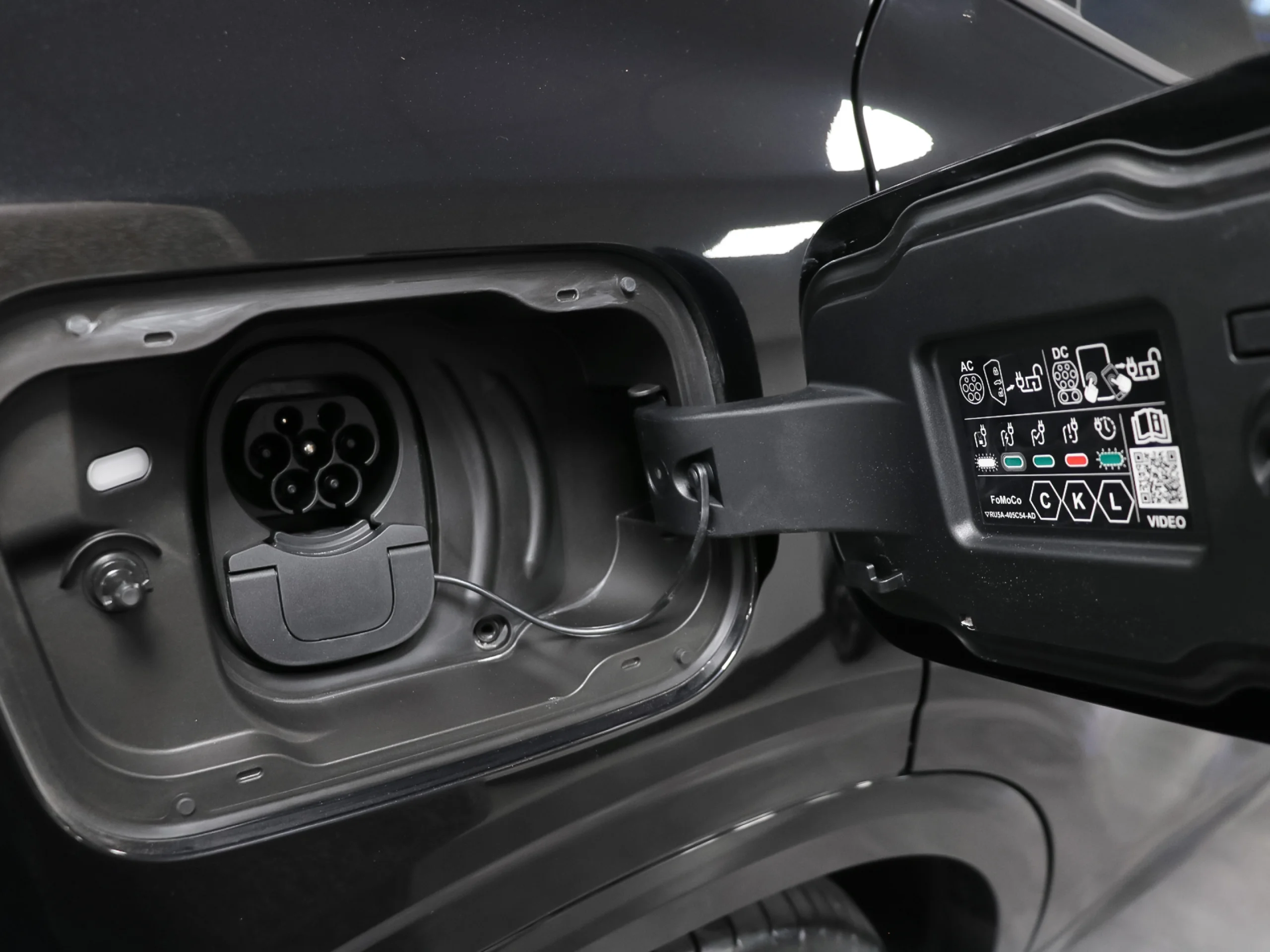 Ford Capri CX740L Premium R. Ext. AWD 77kWh 250 kW (340 CV) - Foto 48