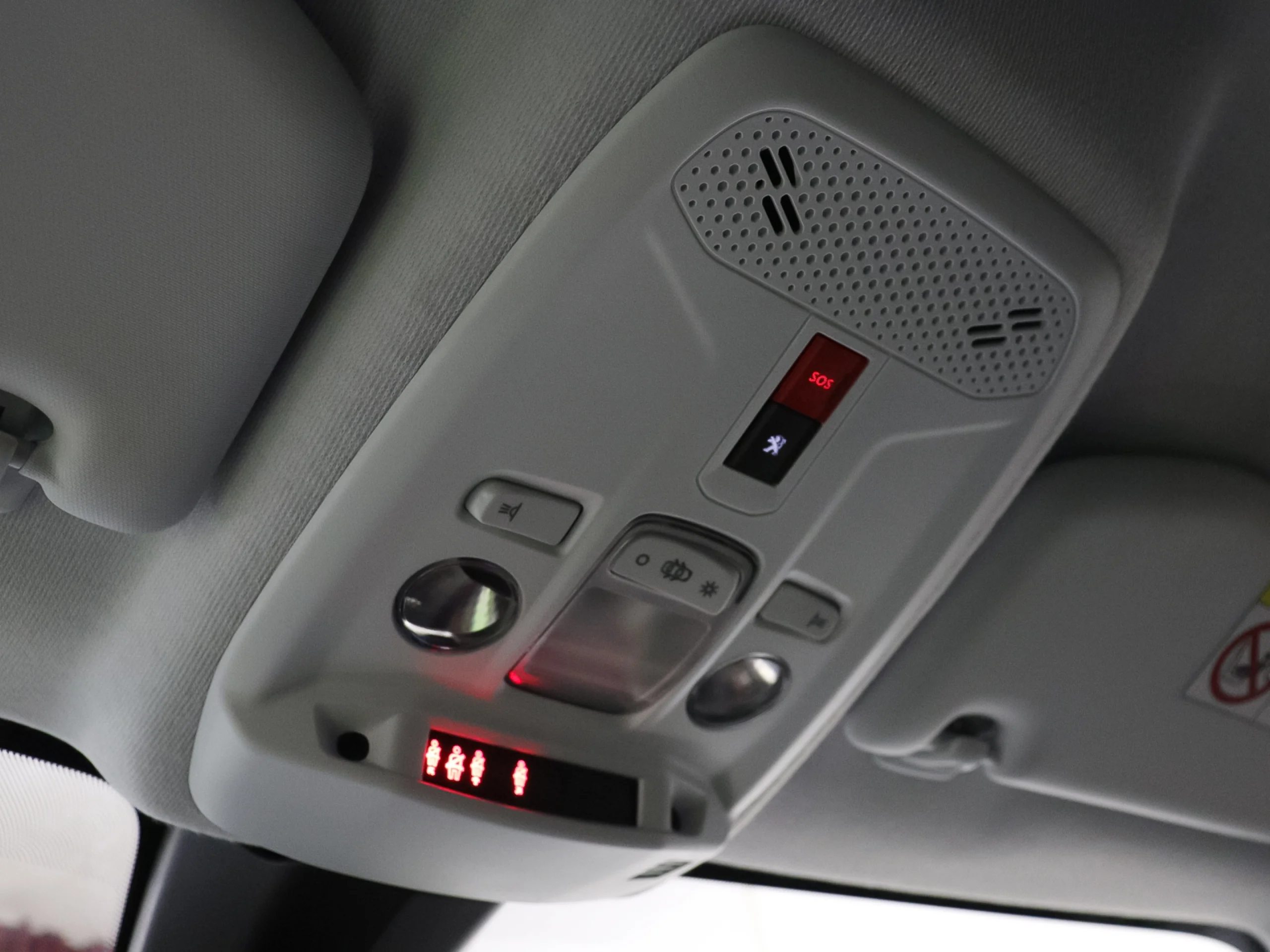 Peugeot E-208 Eléctrico Allure Pack 100 kW (136 CV) - Foto 26