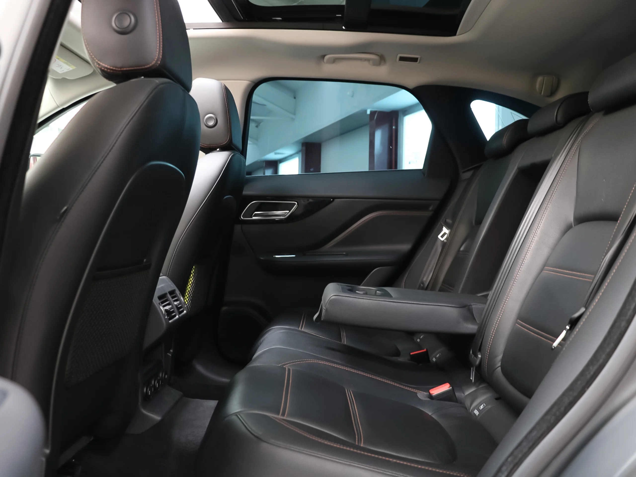 Jaguar F-PACE 2.0L i4D Pure AWD Auto 132 kW (180 CV) - Foto 10