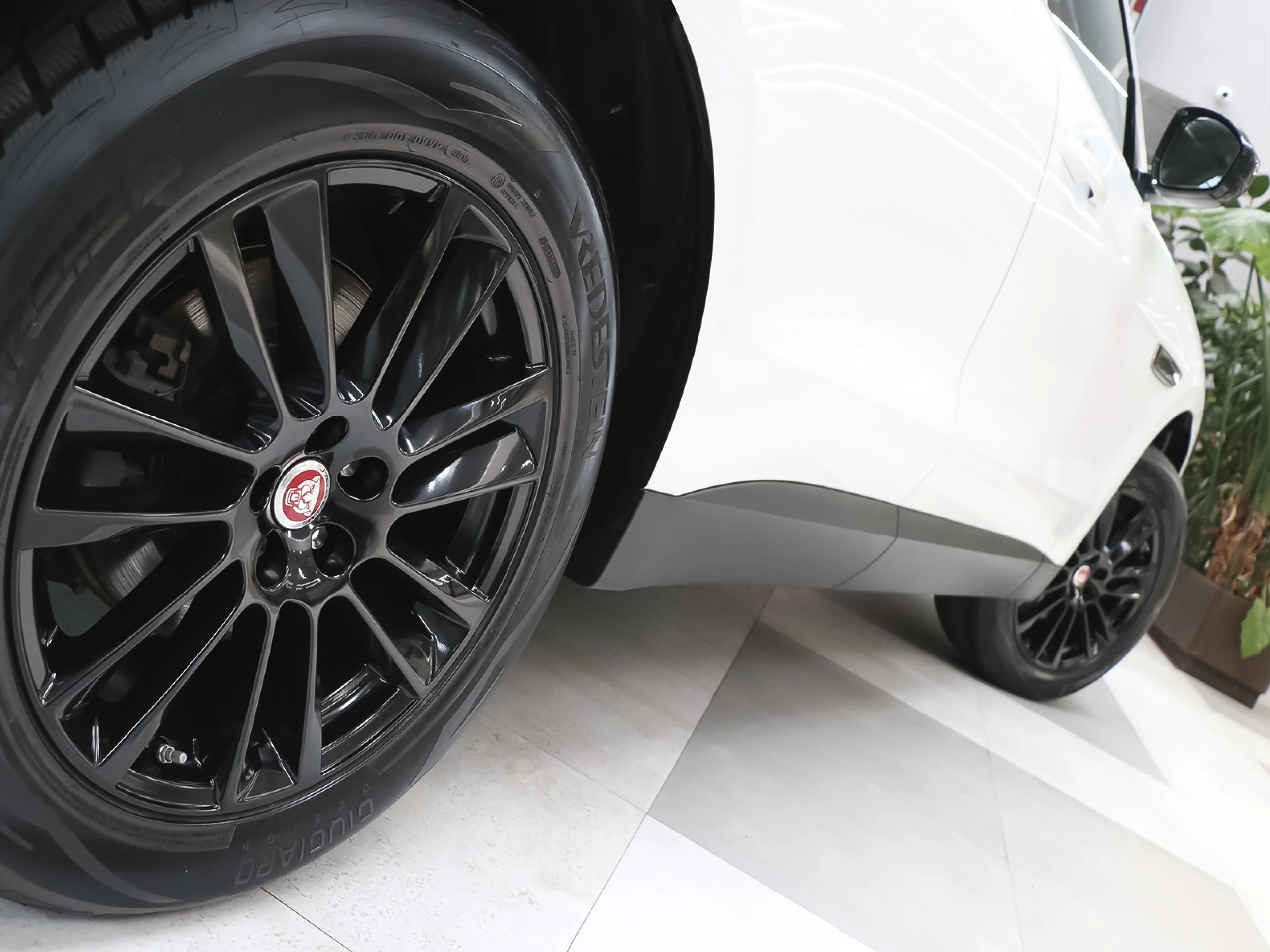 Jaguar F-PACE 2.0L i4D Pure AWD Auto 132 kW (180 CV) - Foto 34