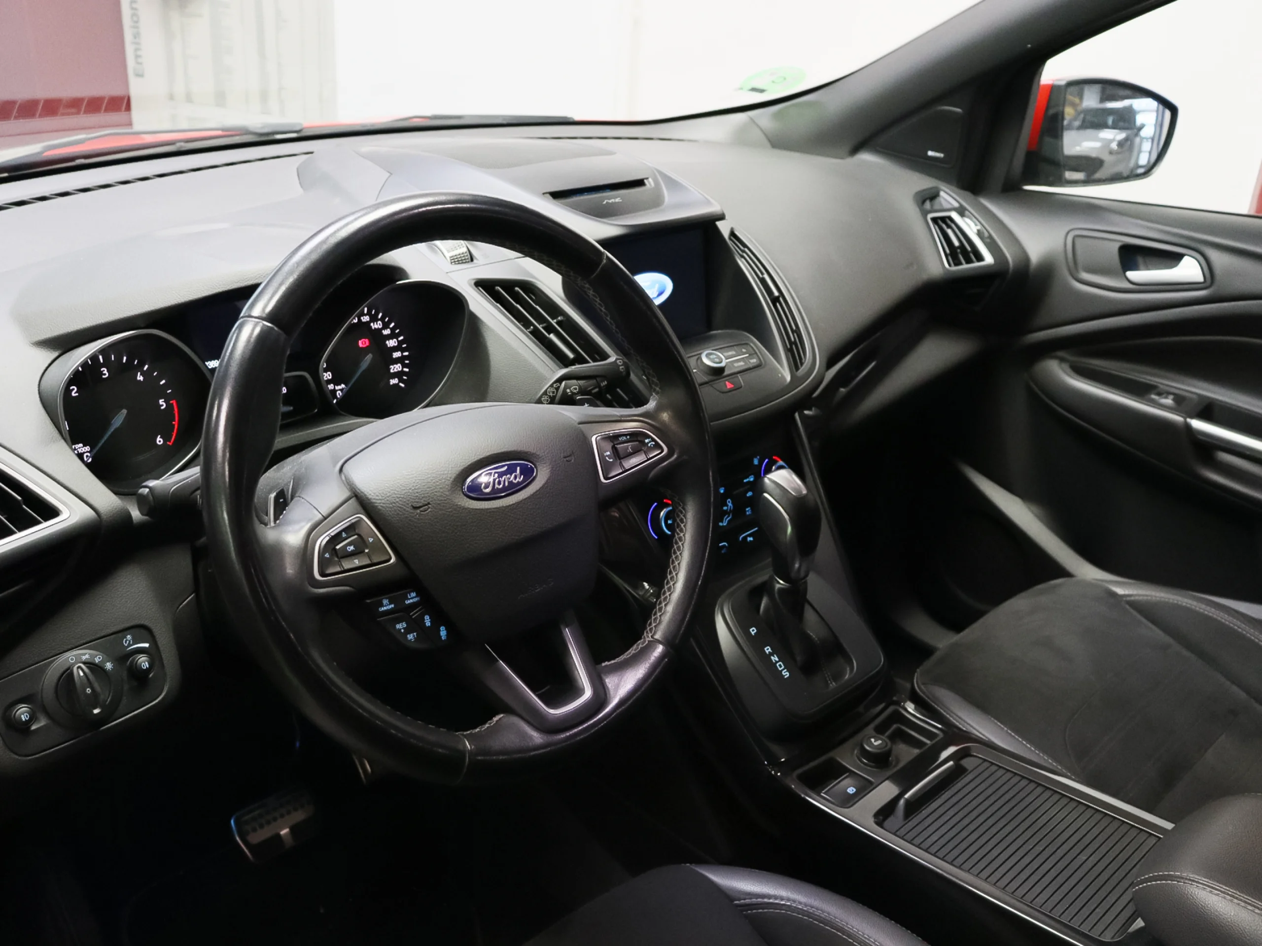 Ford Kuga 2.0 TDCI ST-Line 4x4 Powershift 110 kW (150 CV) - Foto 3
