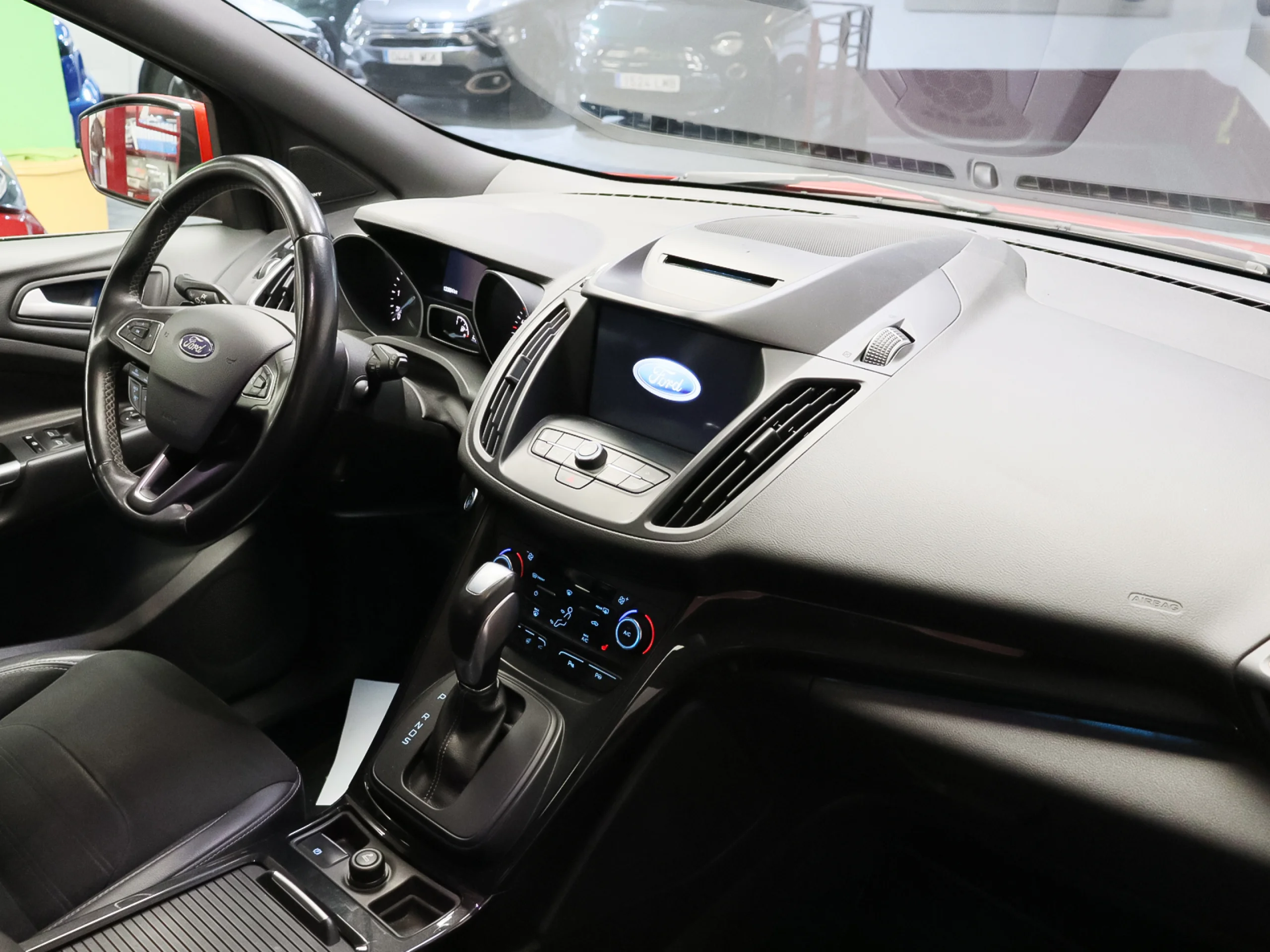 Ford Kuga 2.0 TDCI ST-Line 4x4 Powershift 110 kW (150 CV) - Foto 4