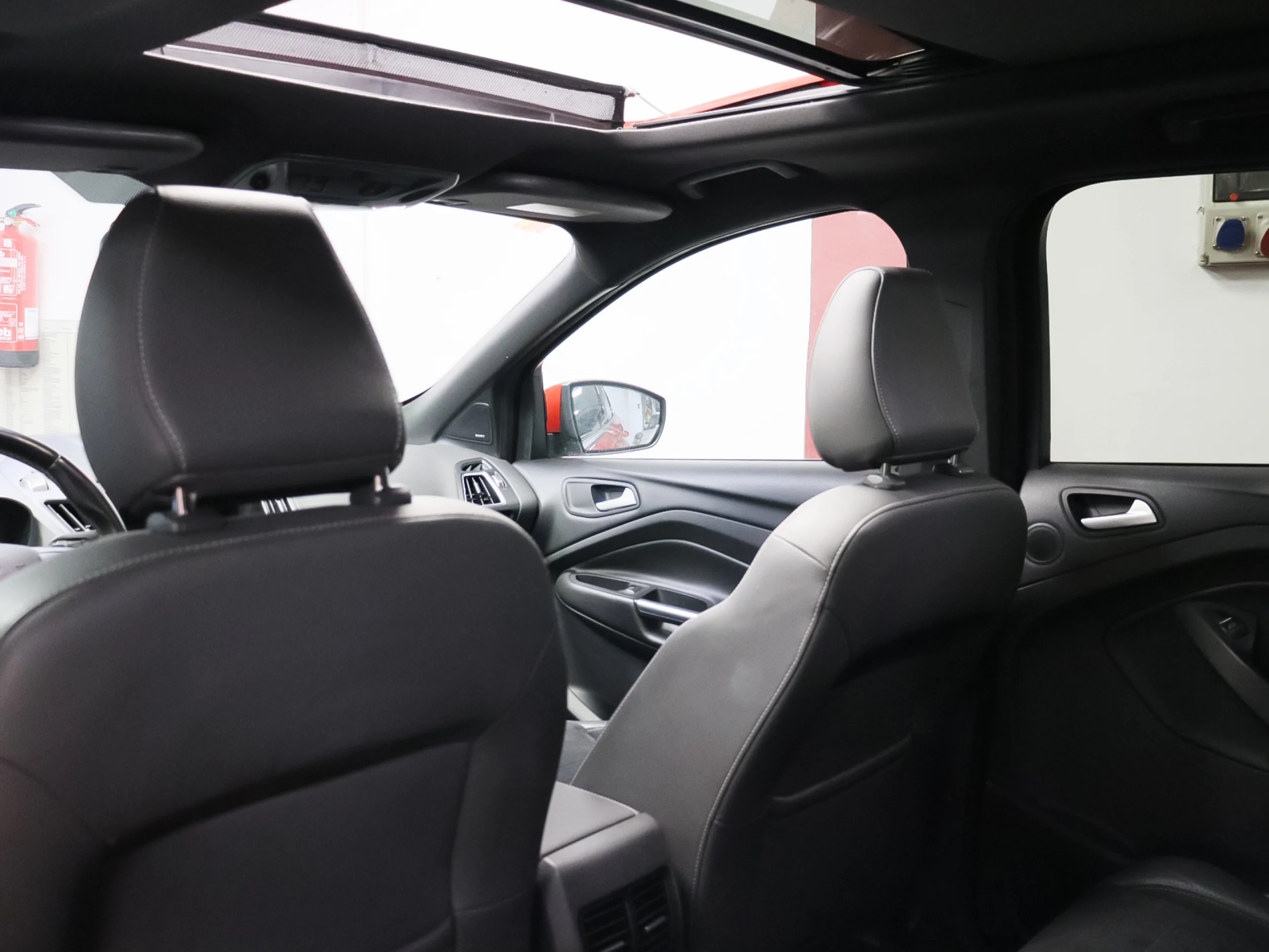 Ford Kuga 2.0 TDCI ST-Line 4x4 Powershift 110 kW (150 CV) - Foto 9