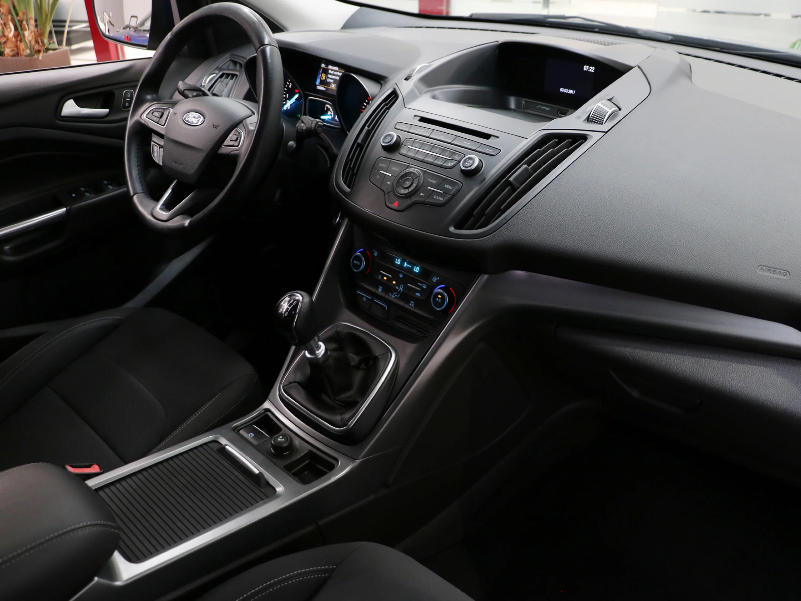 Ford Kuga 1.5 EcoBoost S&S Trend 4x2 88 kW (120 CV) - Foto 5