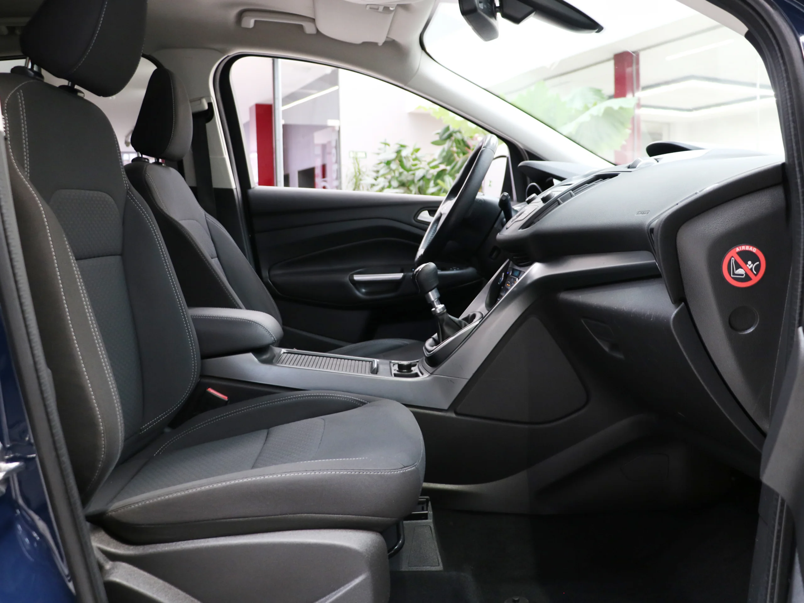 Ford Kuga 1.5 EcoBoost S&S Trend 4x2 88 kW (120 CV) - Foto 6