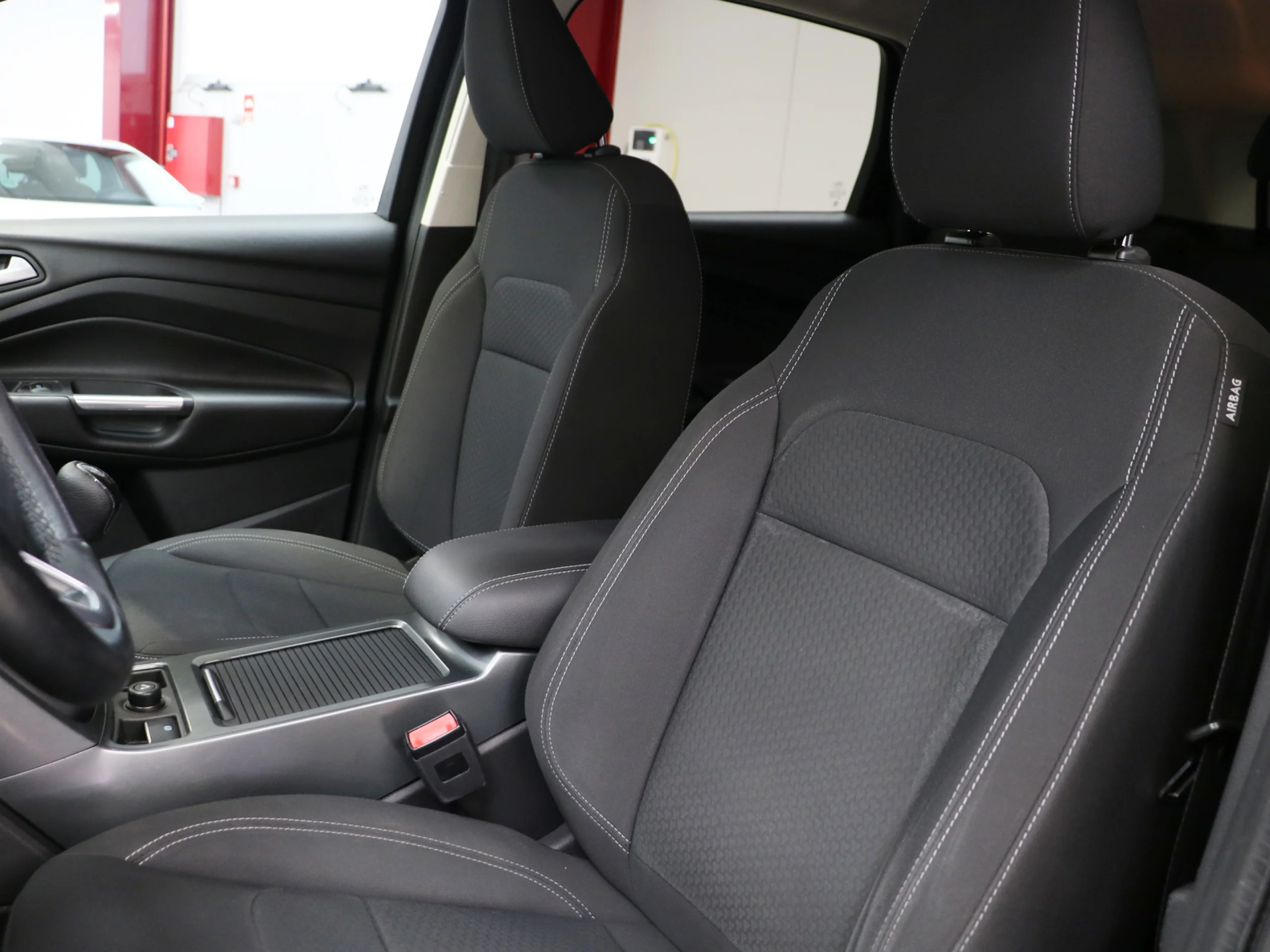Ford Kuga 1.5 EcoBoost S&S Trend 4x2 88 kW (120 CV) - Foto 8