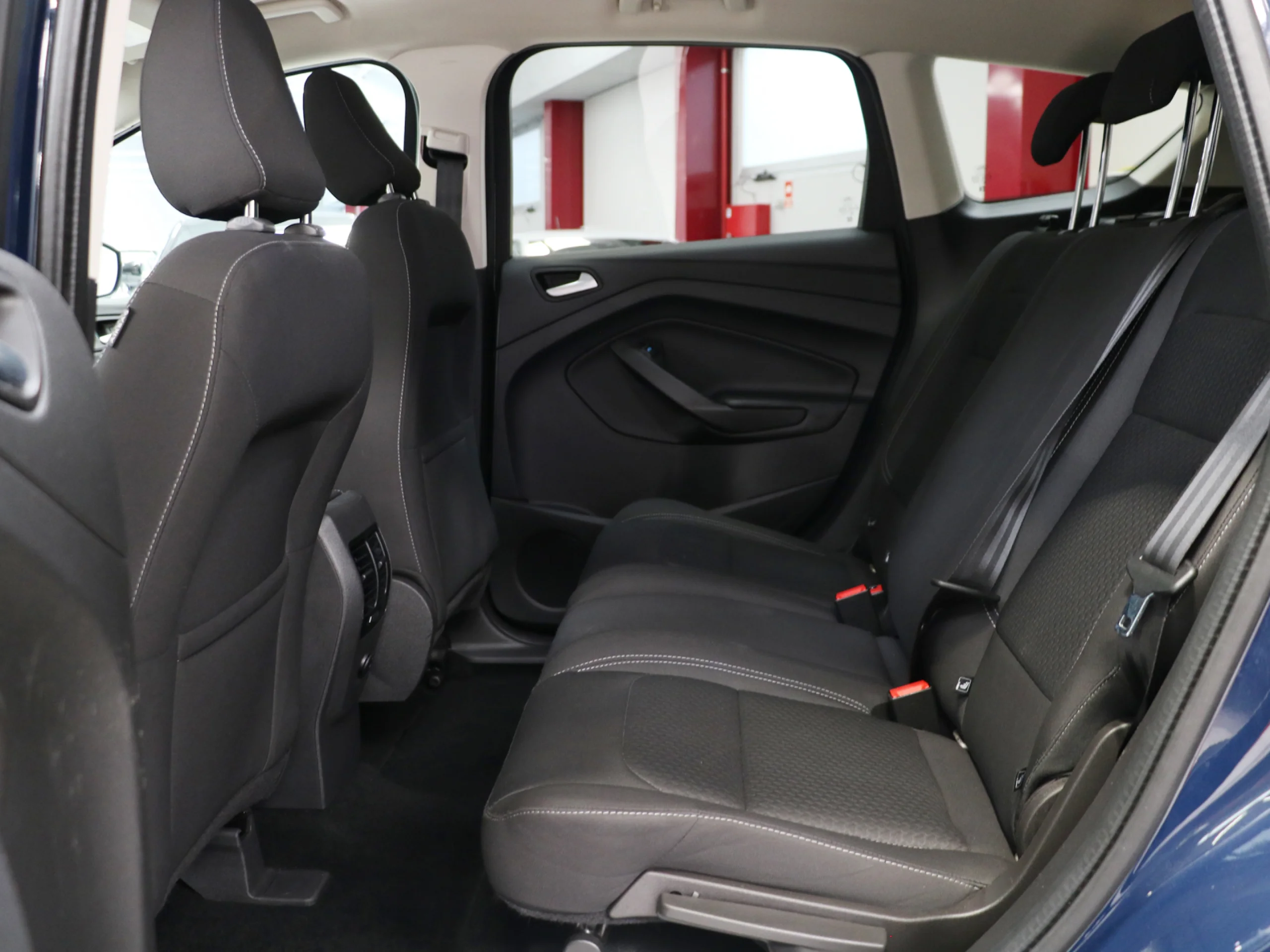 Ford Kuga 1.5 EcoBoost S&S Trend 4x2 88 kW (120 CV) - Foto 10