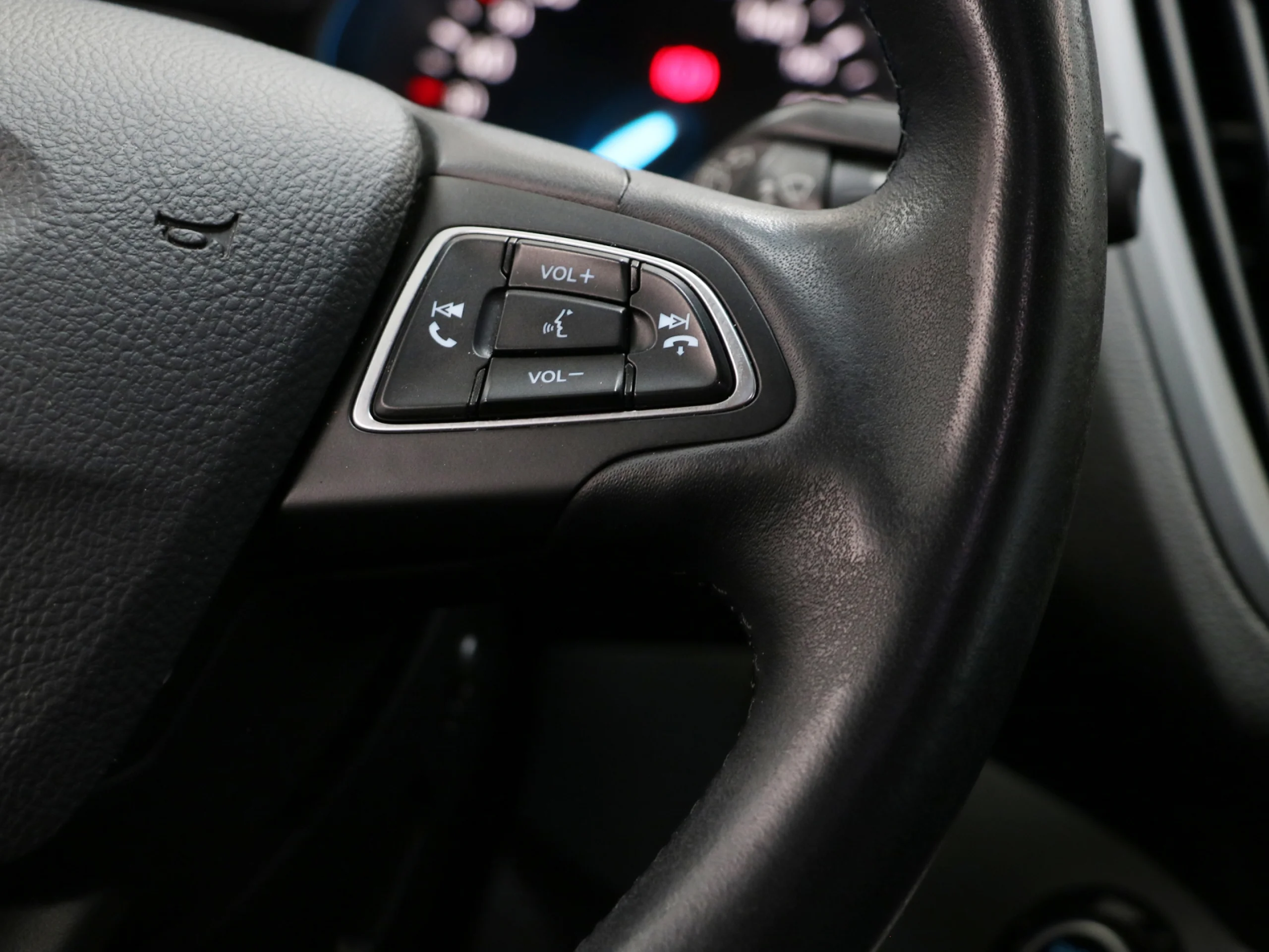 Ford Kuga 1.5 EcoBoost S&S Trend 4x2 88 kW (120 CV) - Foto 26