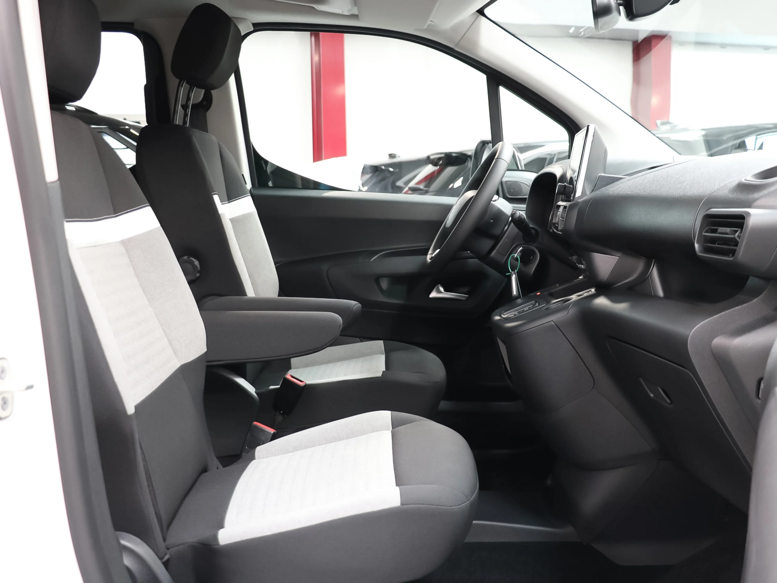 Citroen ë-Berlingo Shine Talla M 50kWh 100 kW (136 CV) - Foto 5