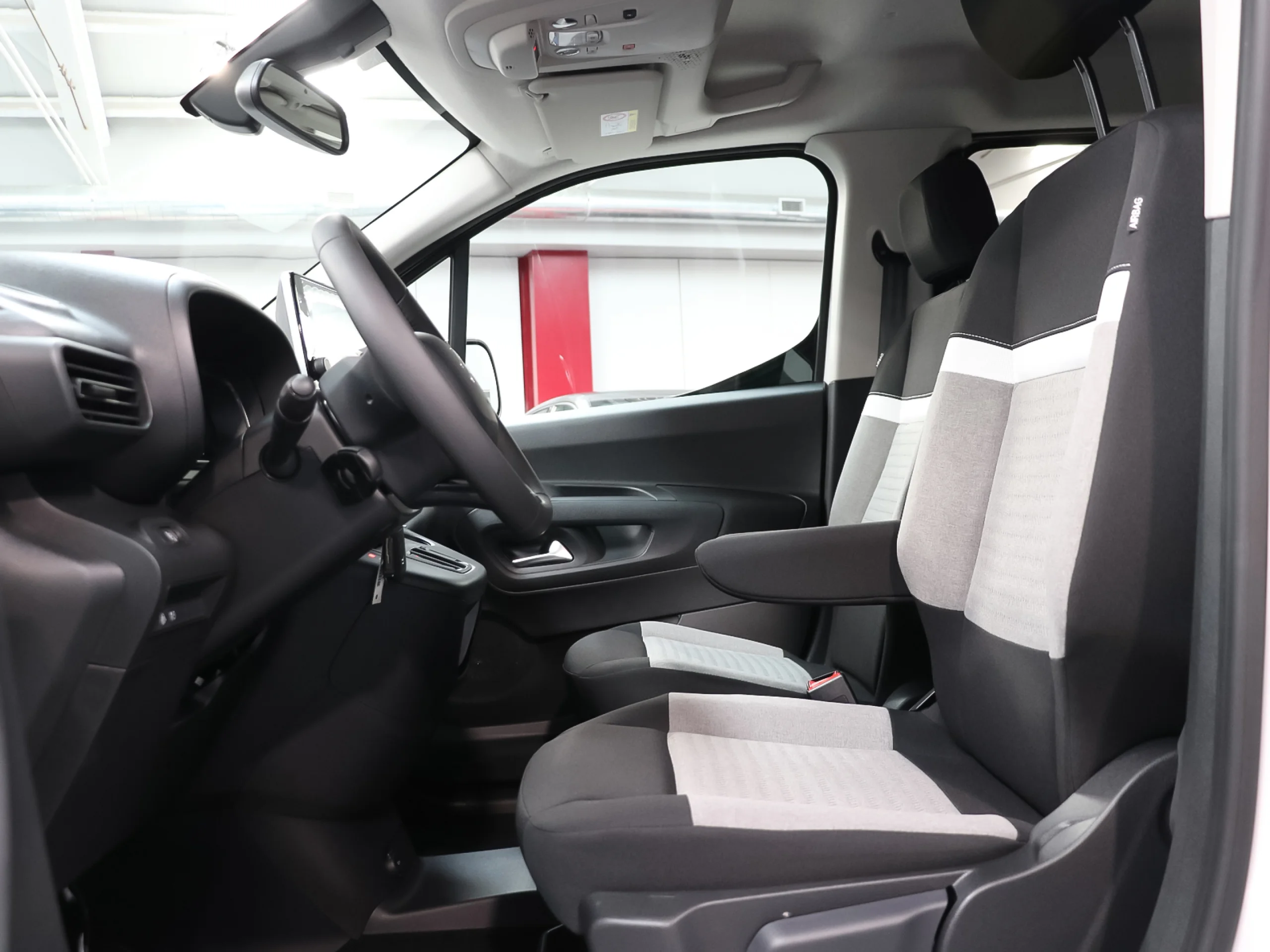 Citroen ë-Berlingo Shine Talla M 50kWh 100 kW (136 CV) - Foto 6