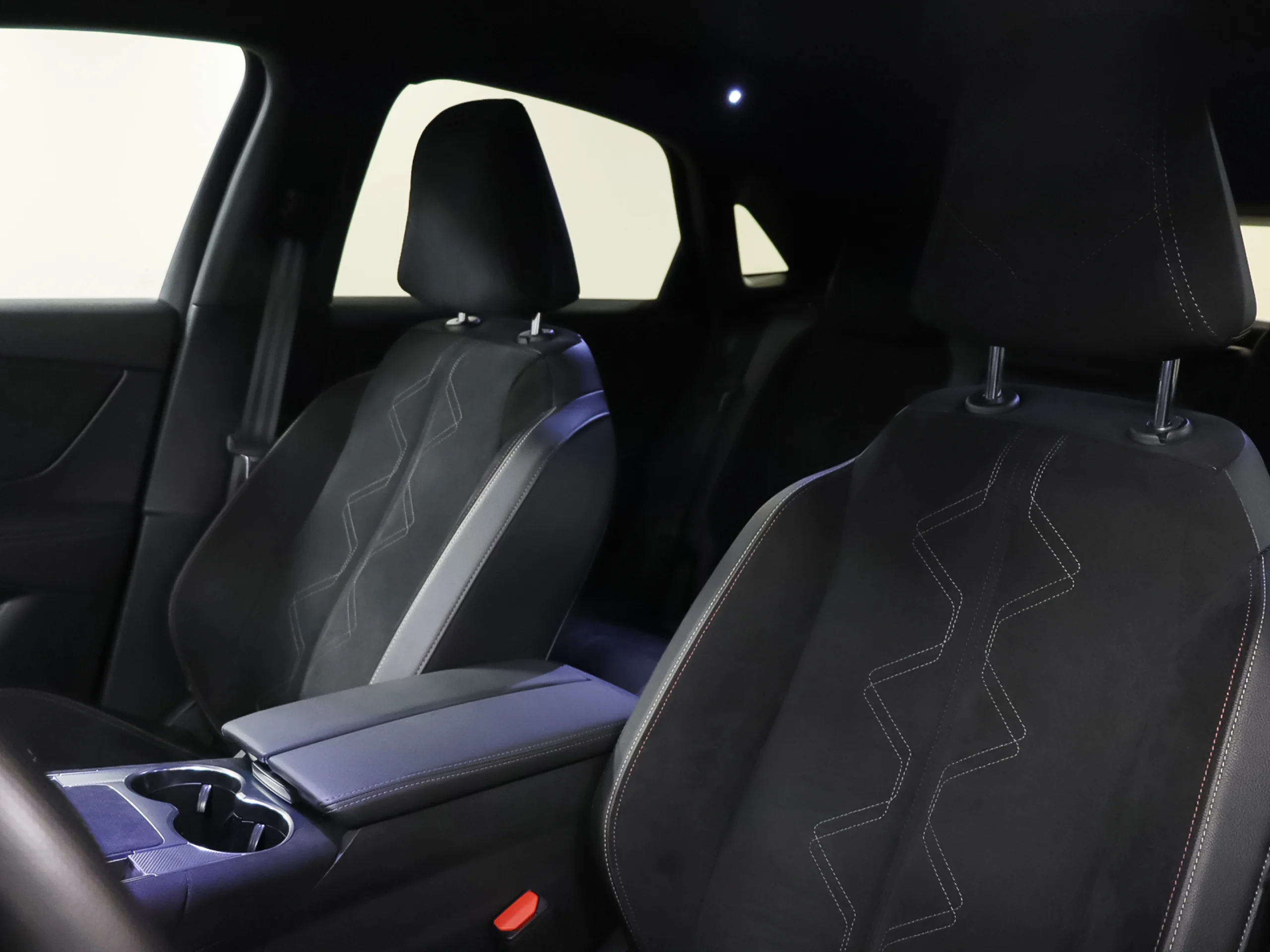 DS DS7 Crossback Plug-In Hybrid Pallas 165 kW (224 CV) - Foto 8