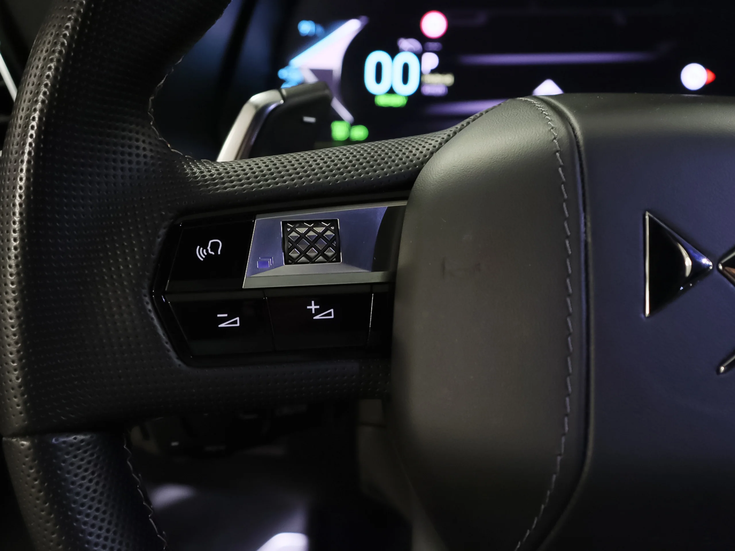 DS DS7 Crossback Plug-In Hybrid Pallas 165 kW (224 CV) - Foto 15
