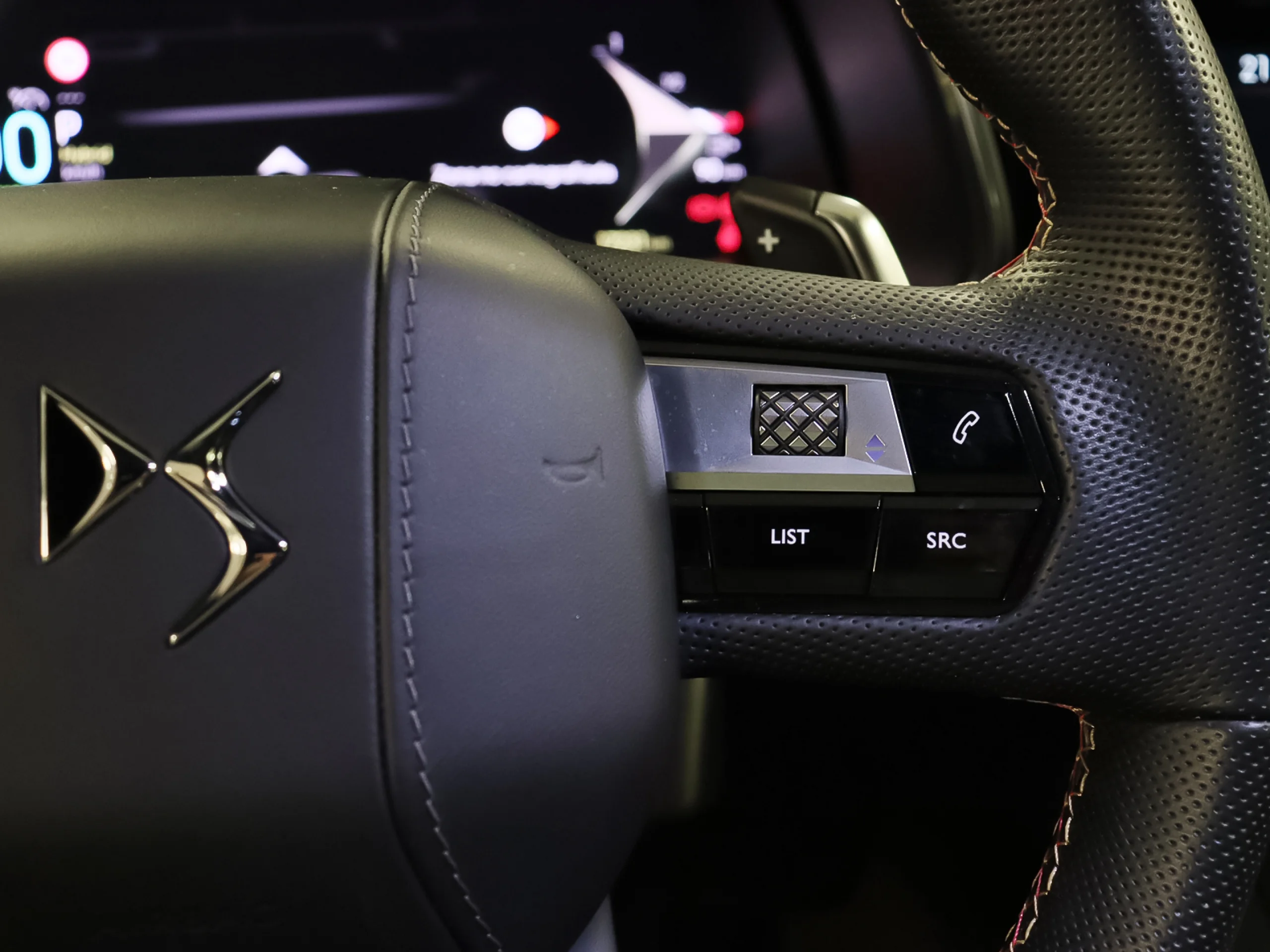 DS DS7 Crossback Plug-In Hybrid Pallas 165 kW (224 CV) - Foto 16
