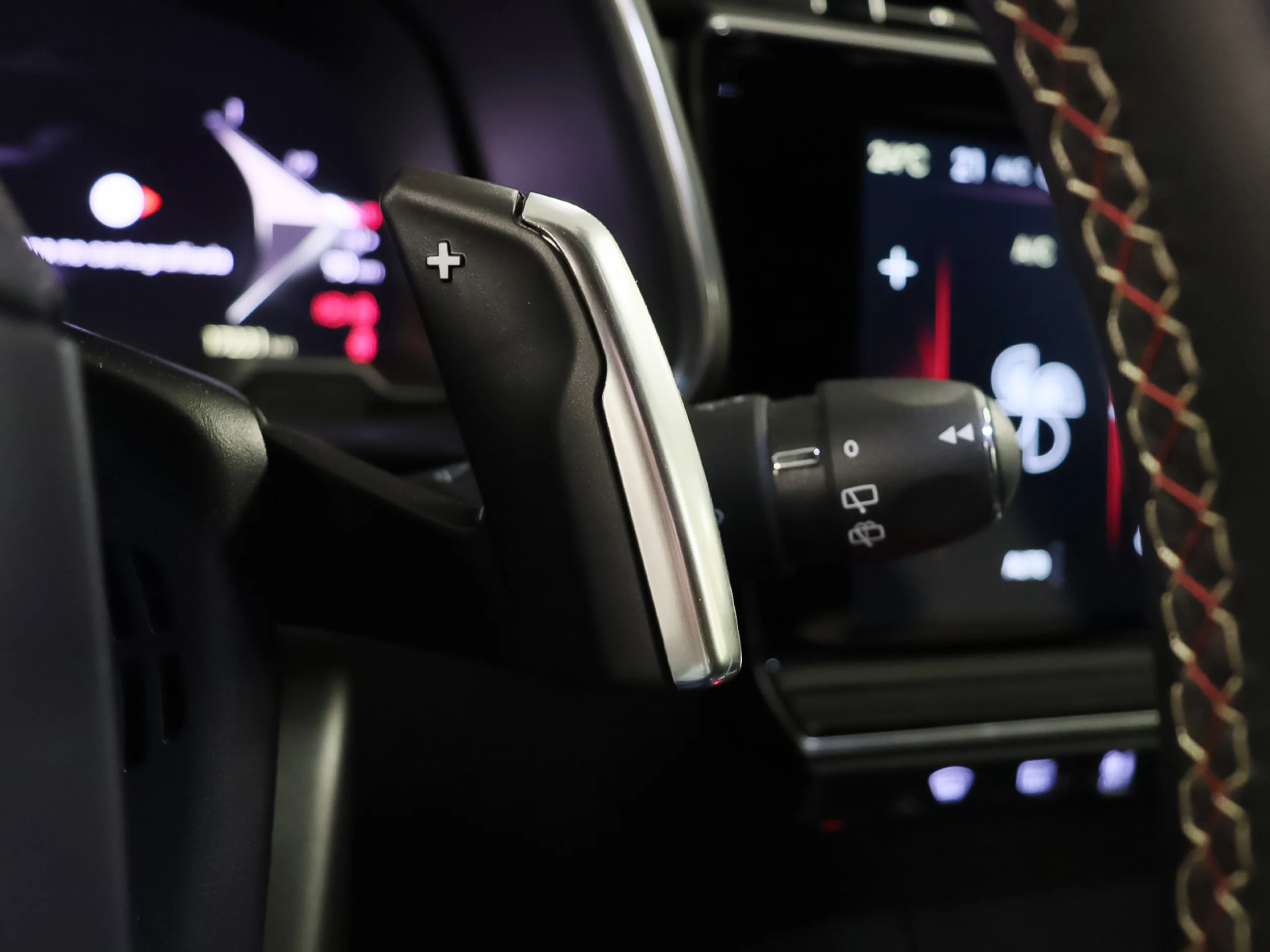 DS DS7 Crossback Plug-In Hybrid Pallas 165 kW (224 CV) - Foto 18