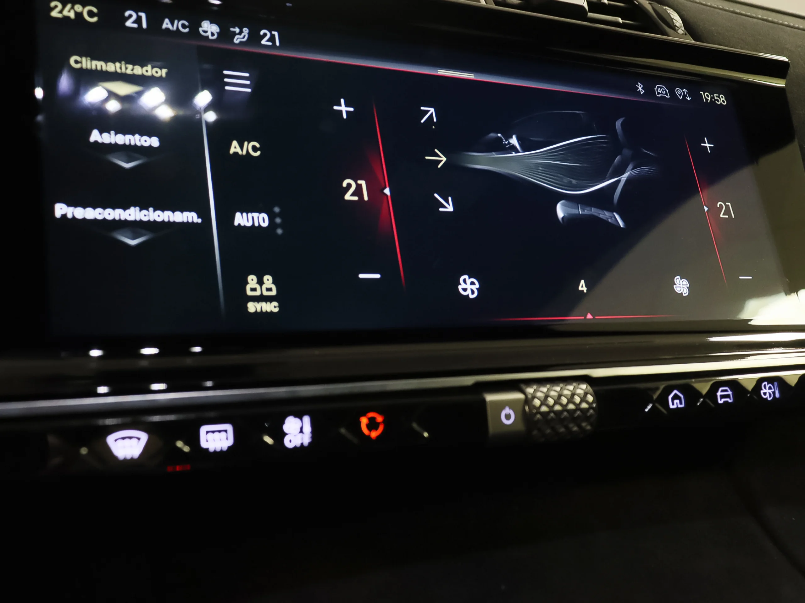 DS DS7 Crossback Plug-In Hybrid Pallas 165 kW (224 CV) - Foto 28