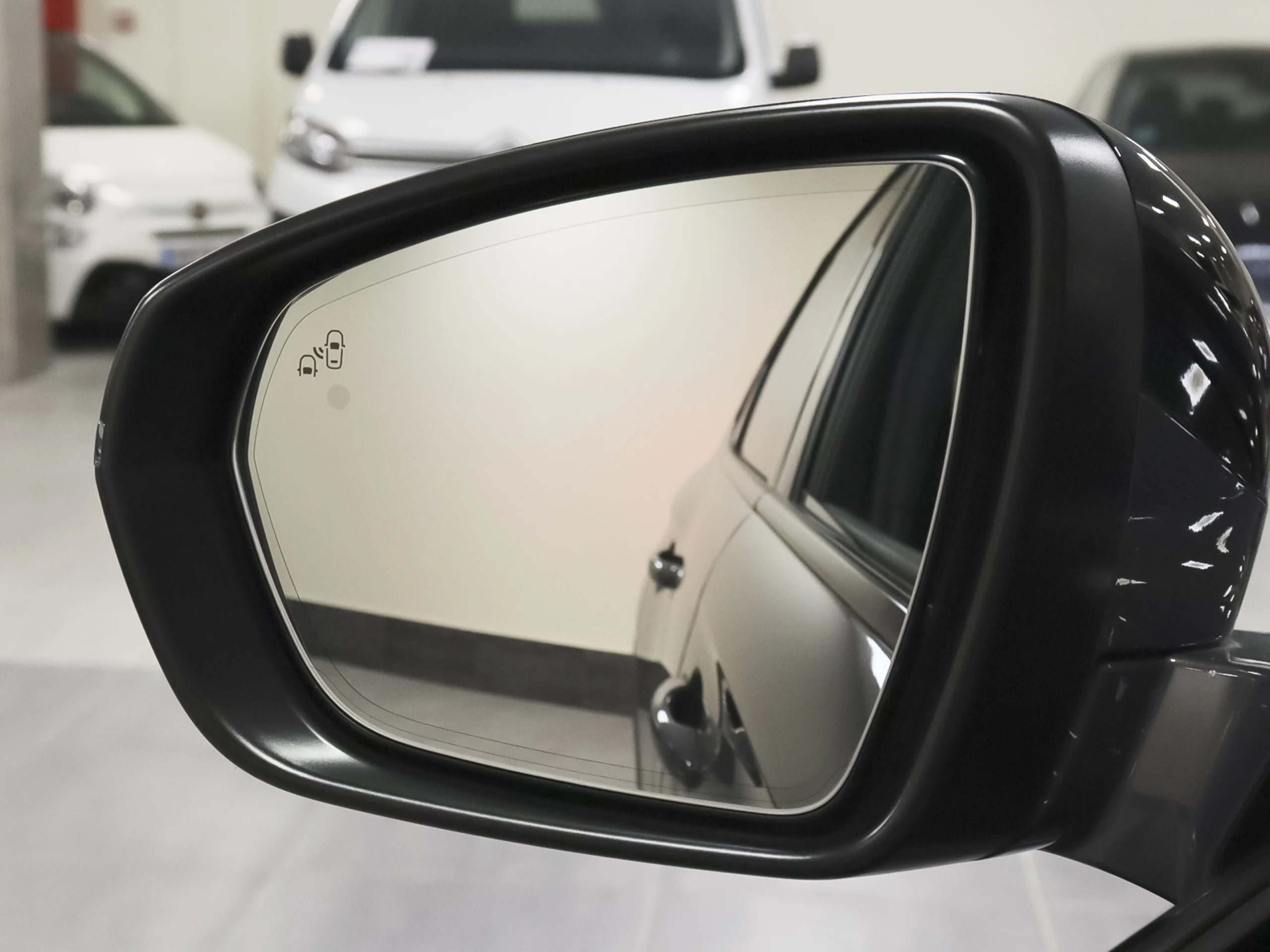 DS DS7 Crossback Plug-In Hybrid Pallas 165 kW (224 CV) - Foto 35