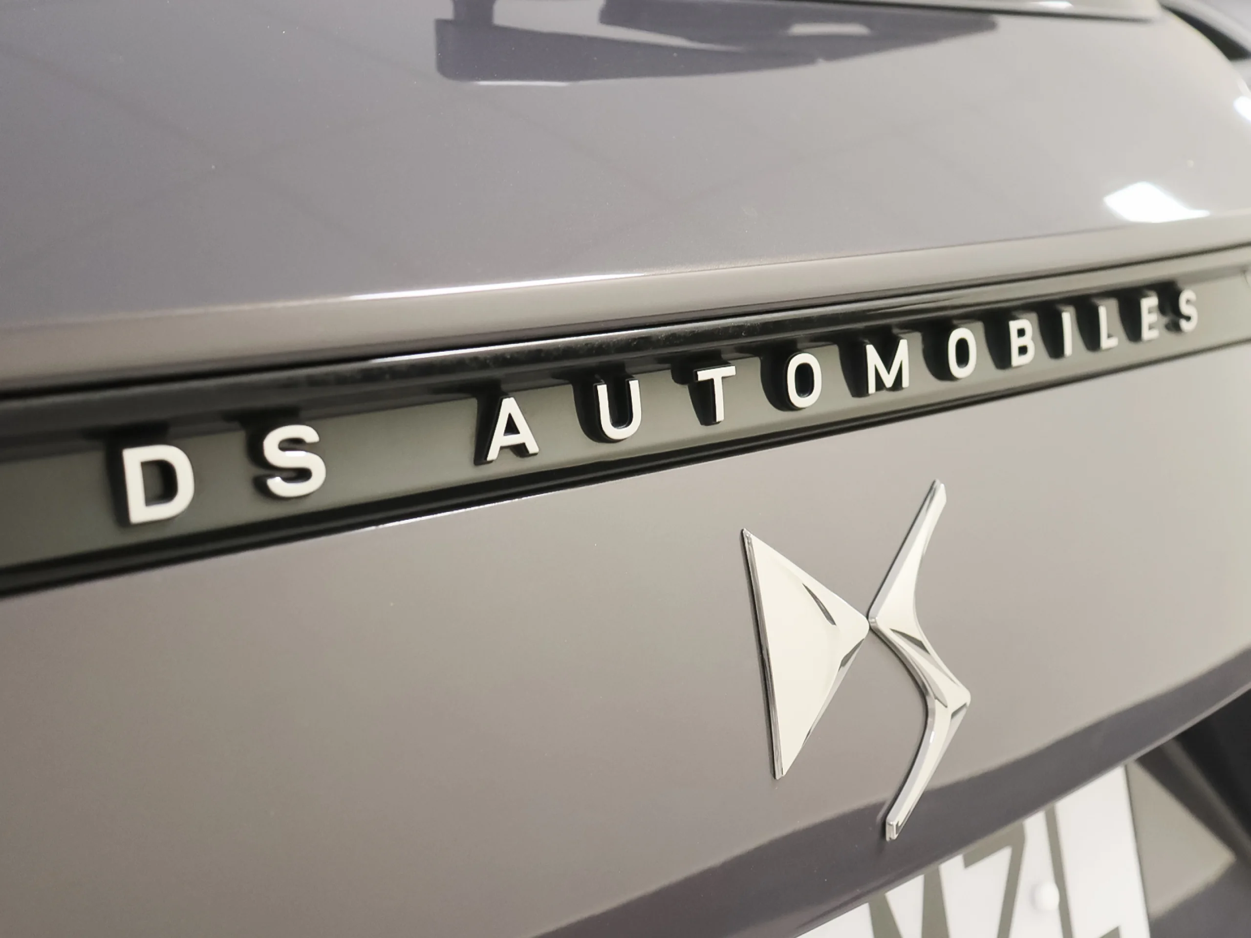 DS DS7 Crossback Plug-In Hybrid Pallas 165 kW (224 CV) - Foto 39